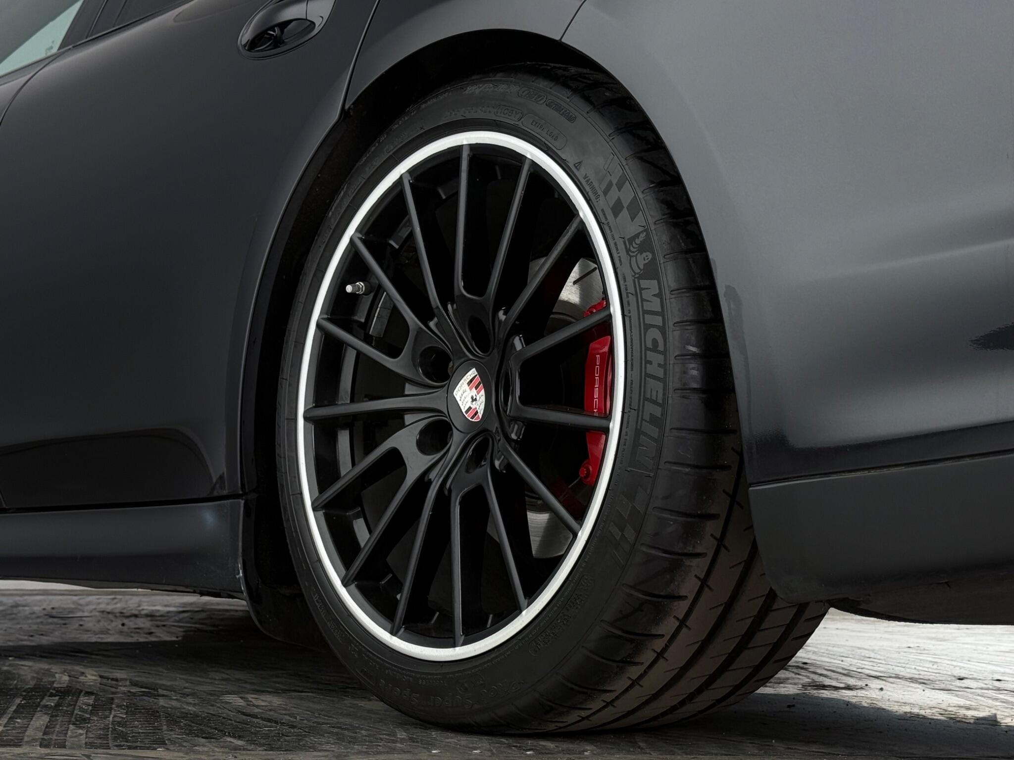 Porsche Panamera view 11