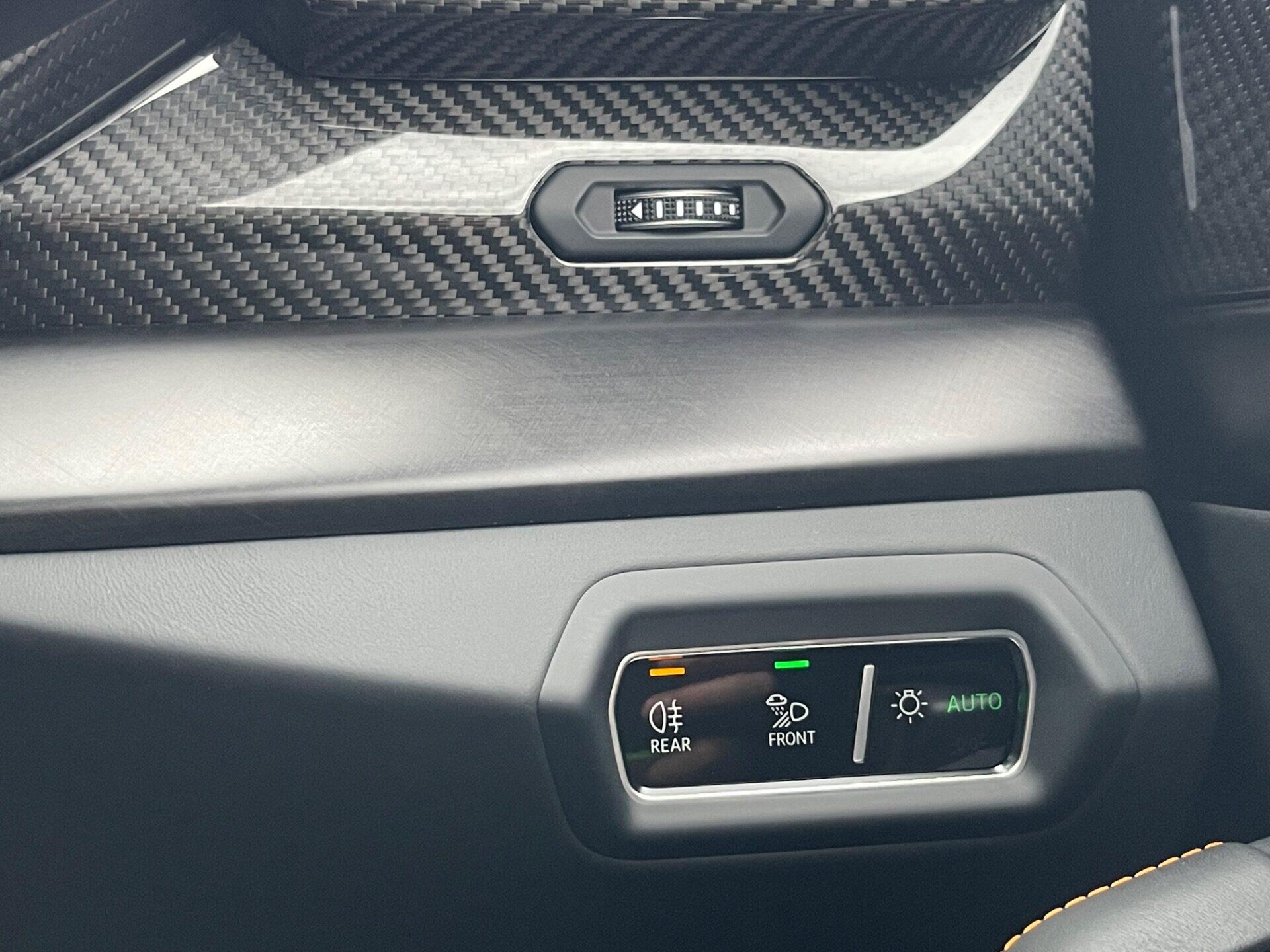 Lamborghini Urus view 68
