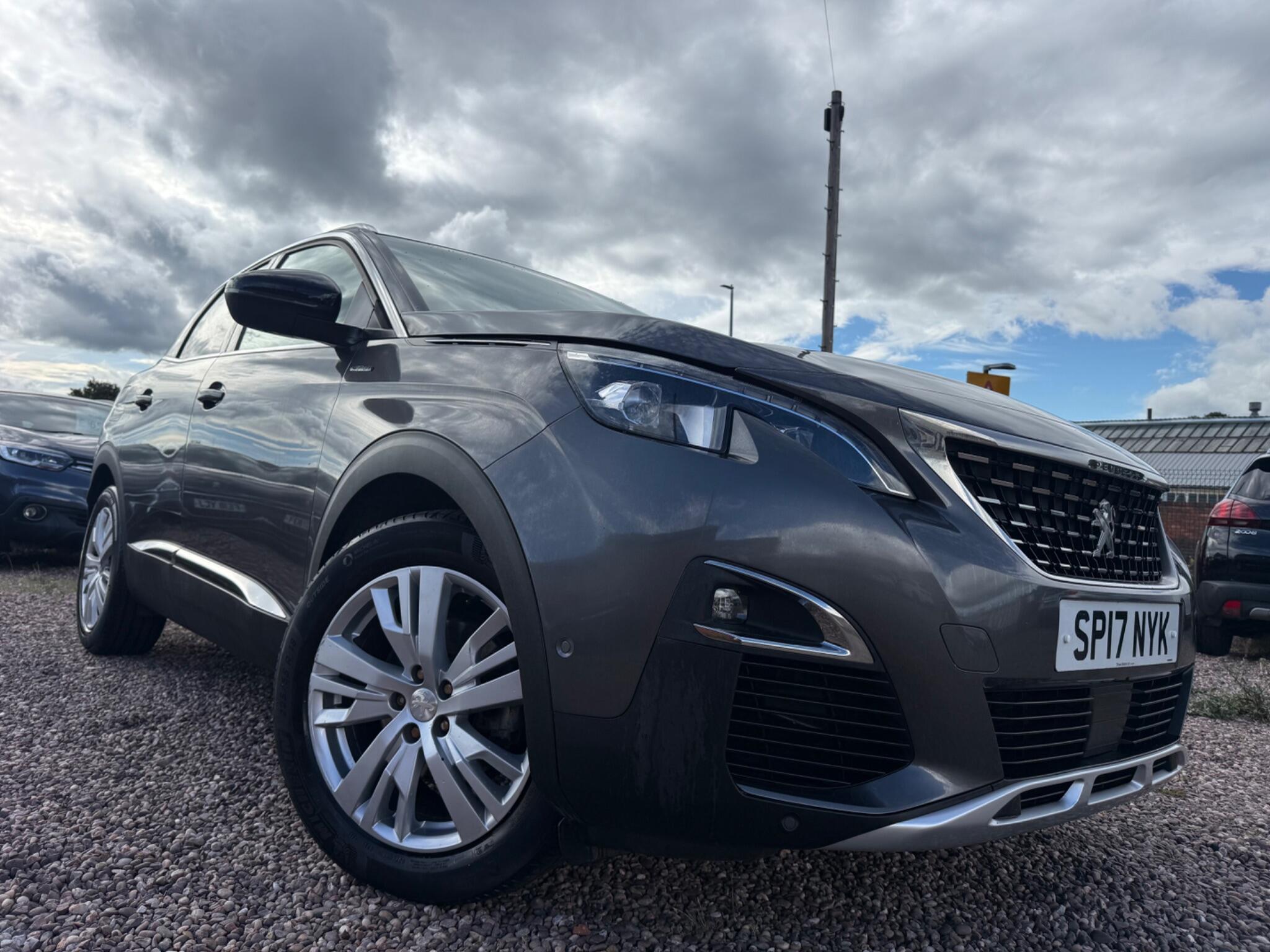 Peugeot 3008 view 6