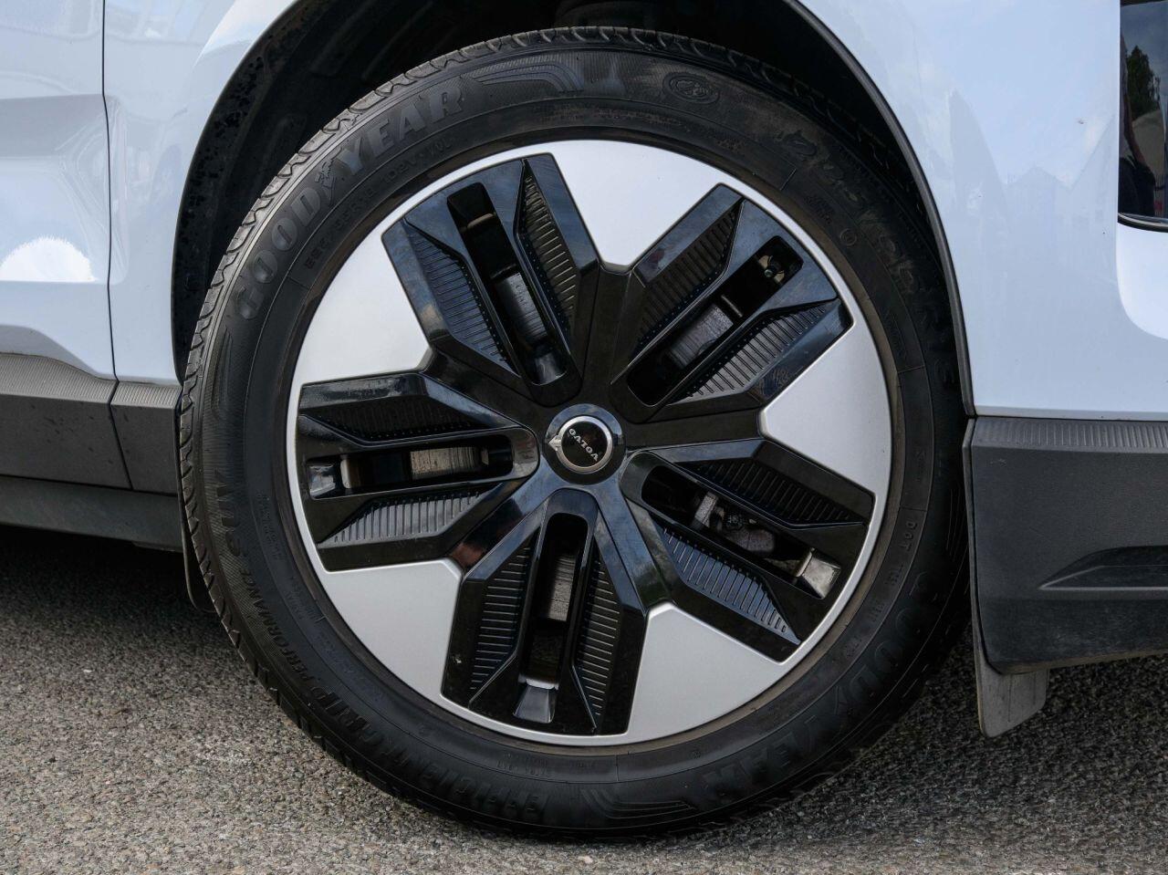 Volvo EX30 view 8