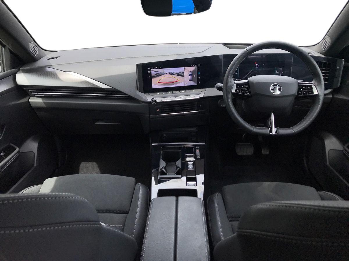Vauxhall Astra view 4