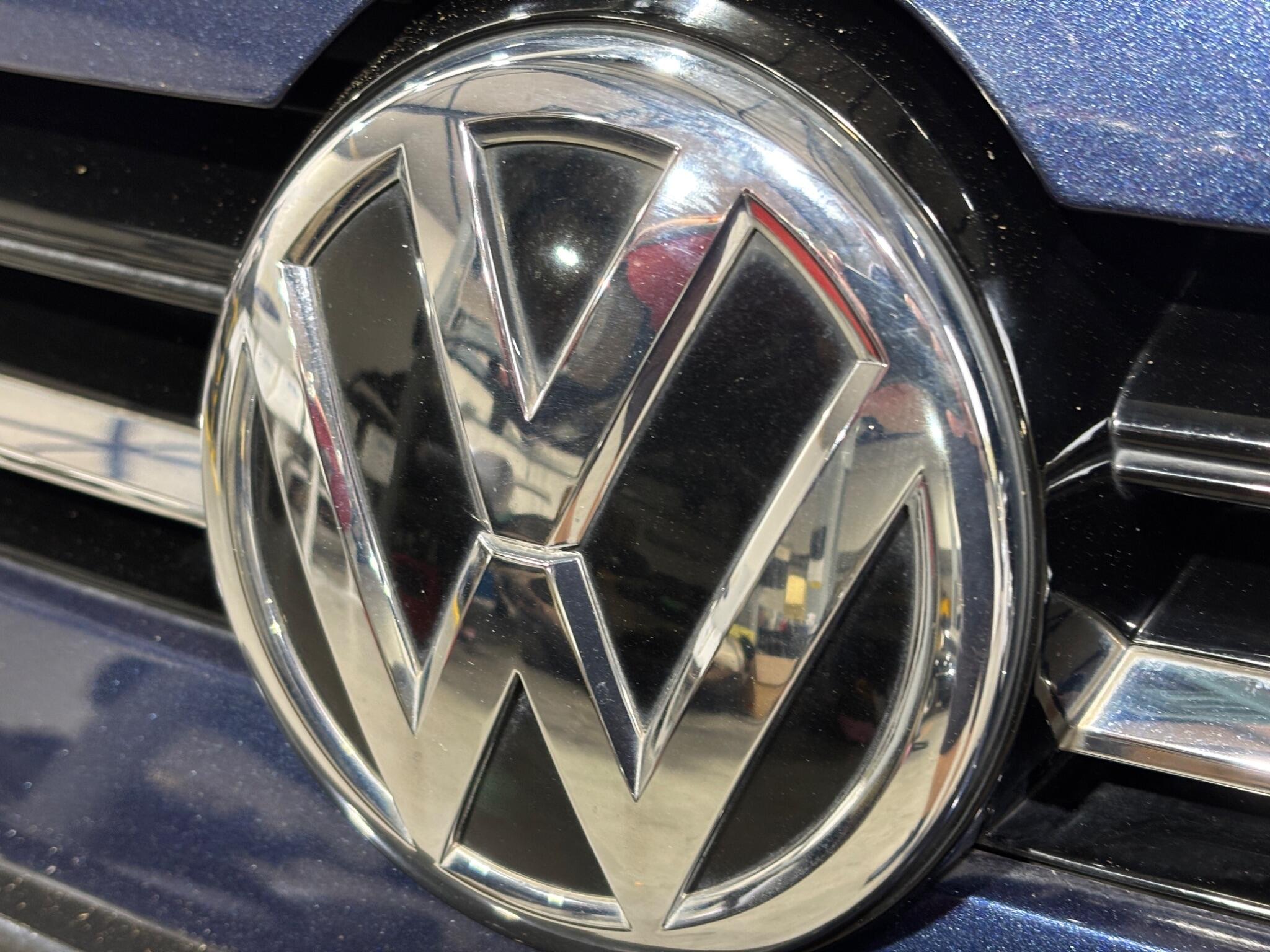 Volkswagen Golf view 6