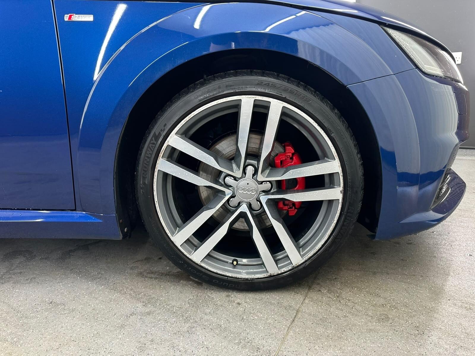 Audi TT view 20