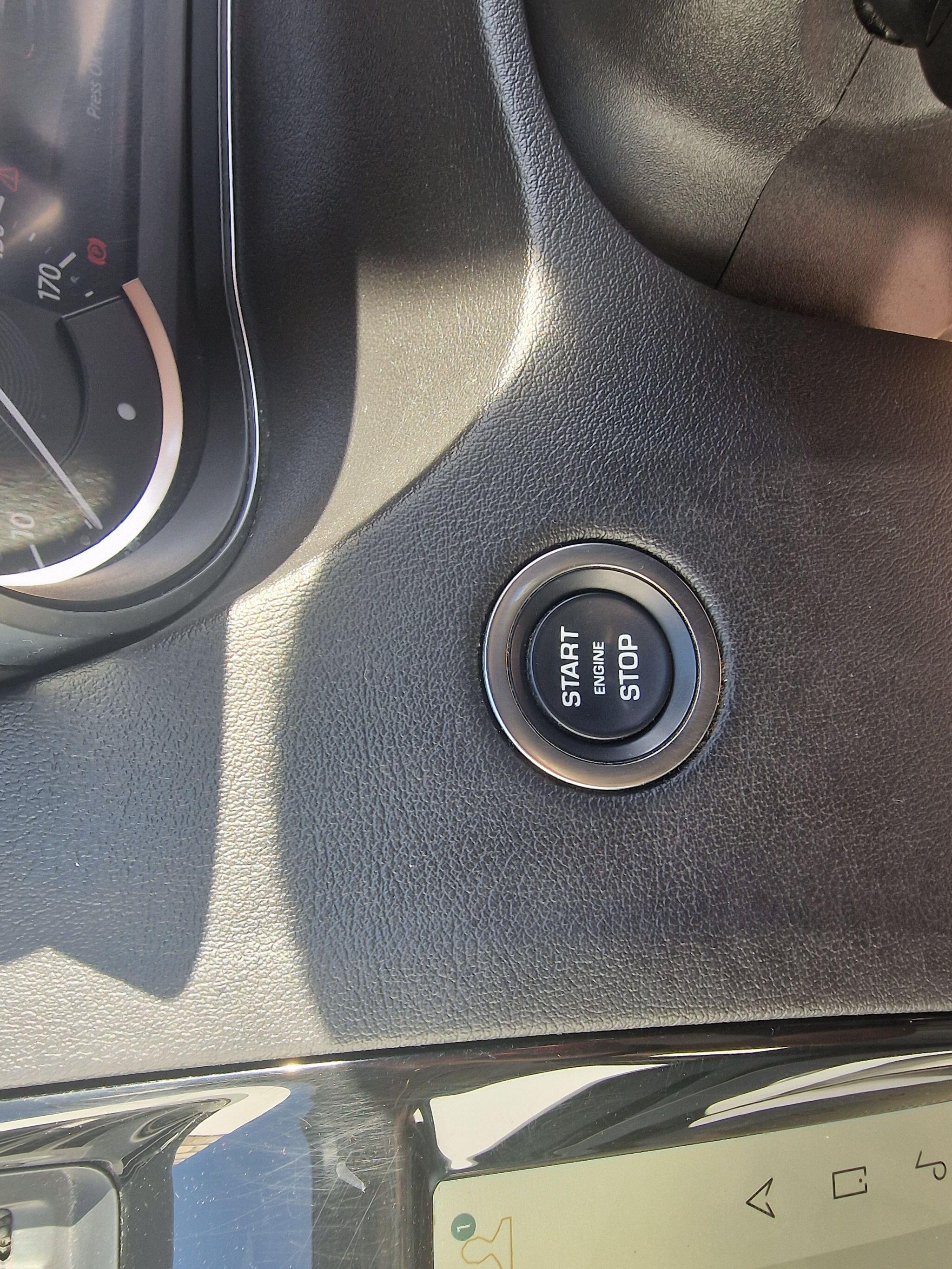 Jaguar E-Pace view 14