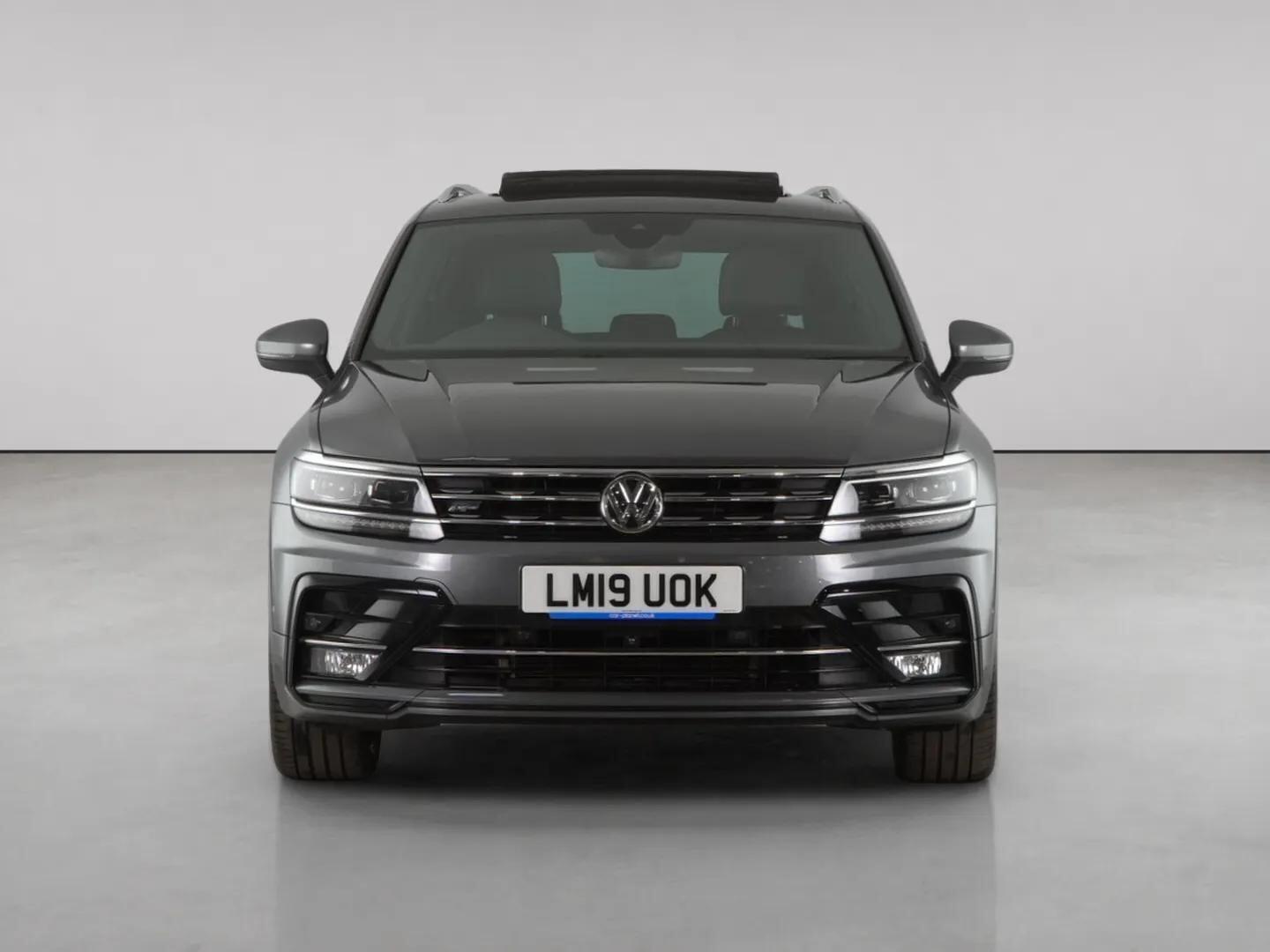 Volkswagen Tiguan view 5