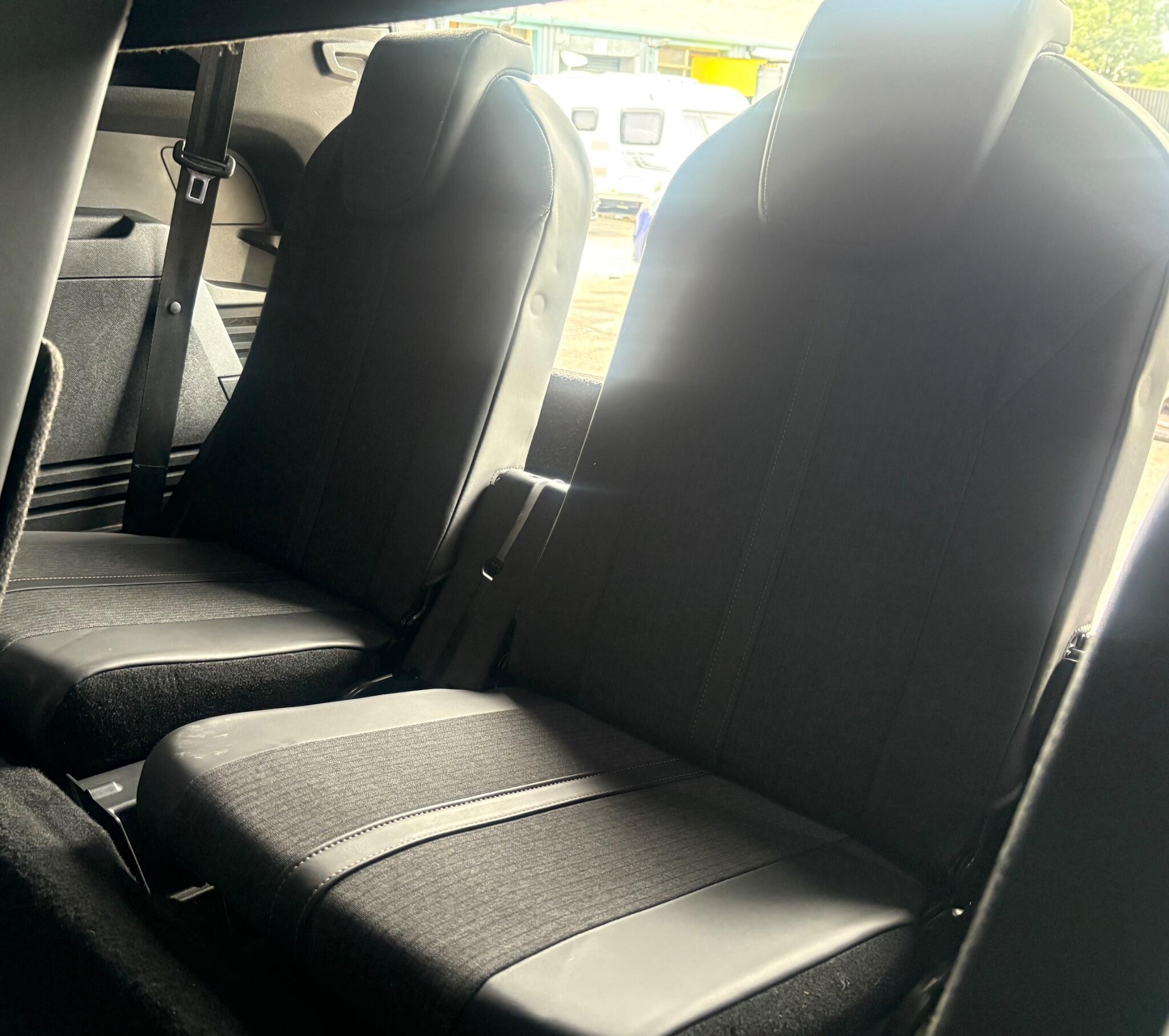Peugeot 5008 view 17