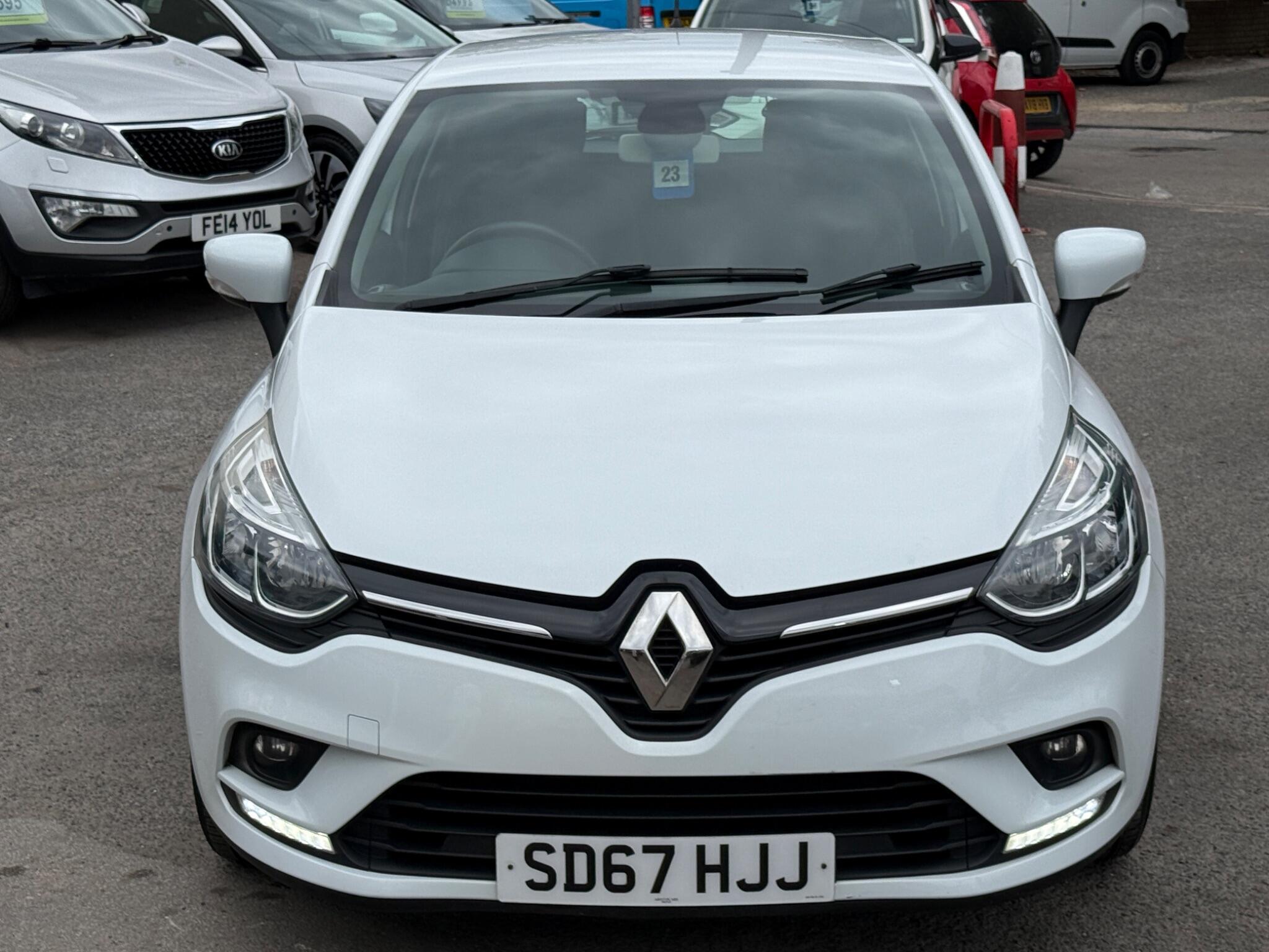 Renault Clio - Image 8