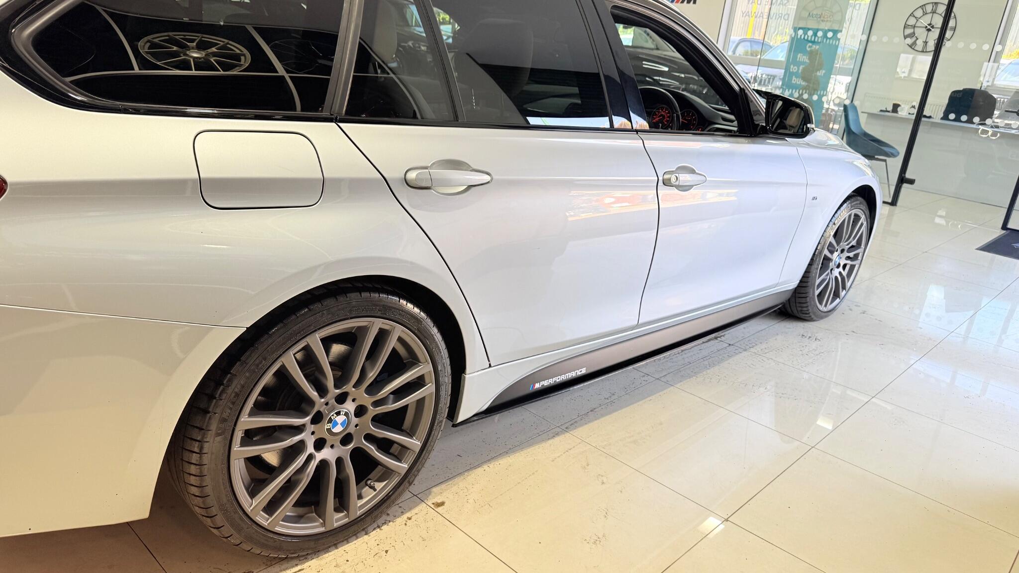 BMW 3 Series view 20