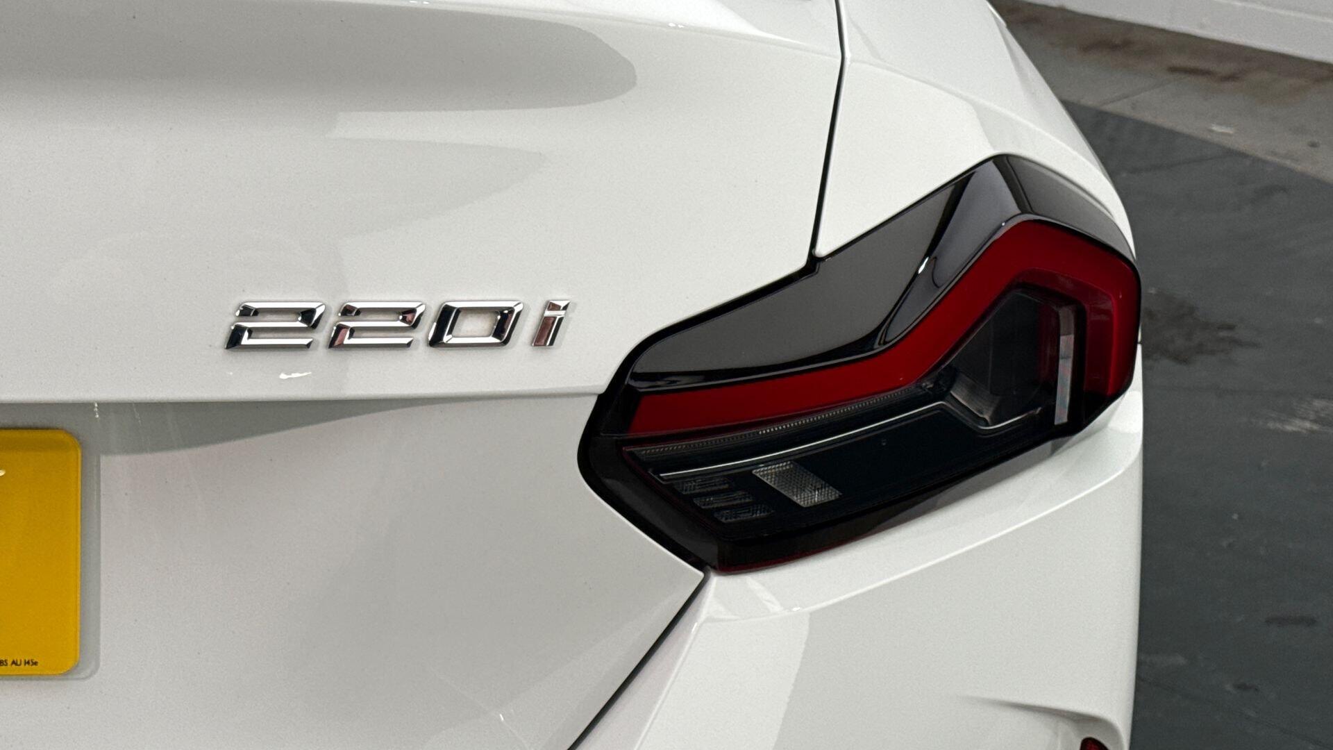 BMW 2 Series view 22