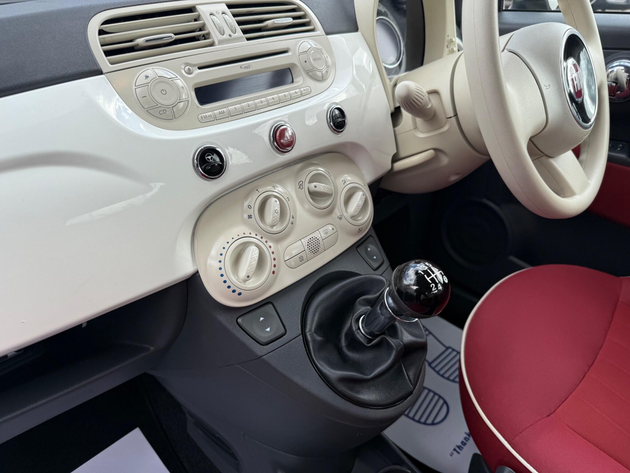 2010 Fiat 500C image 21