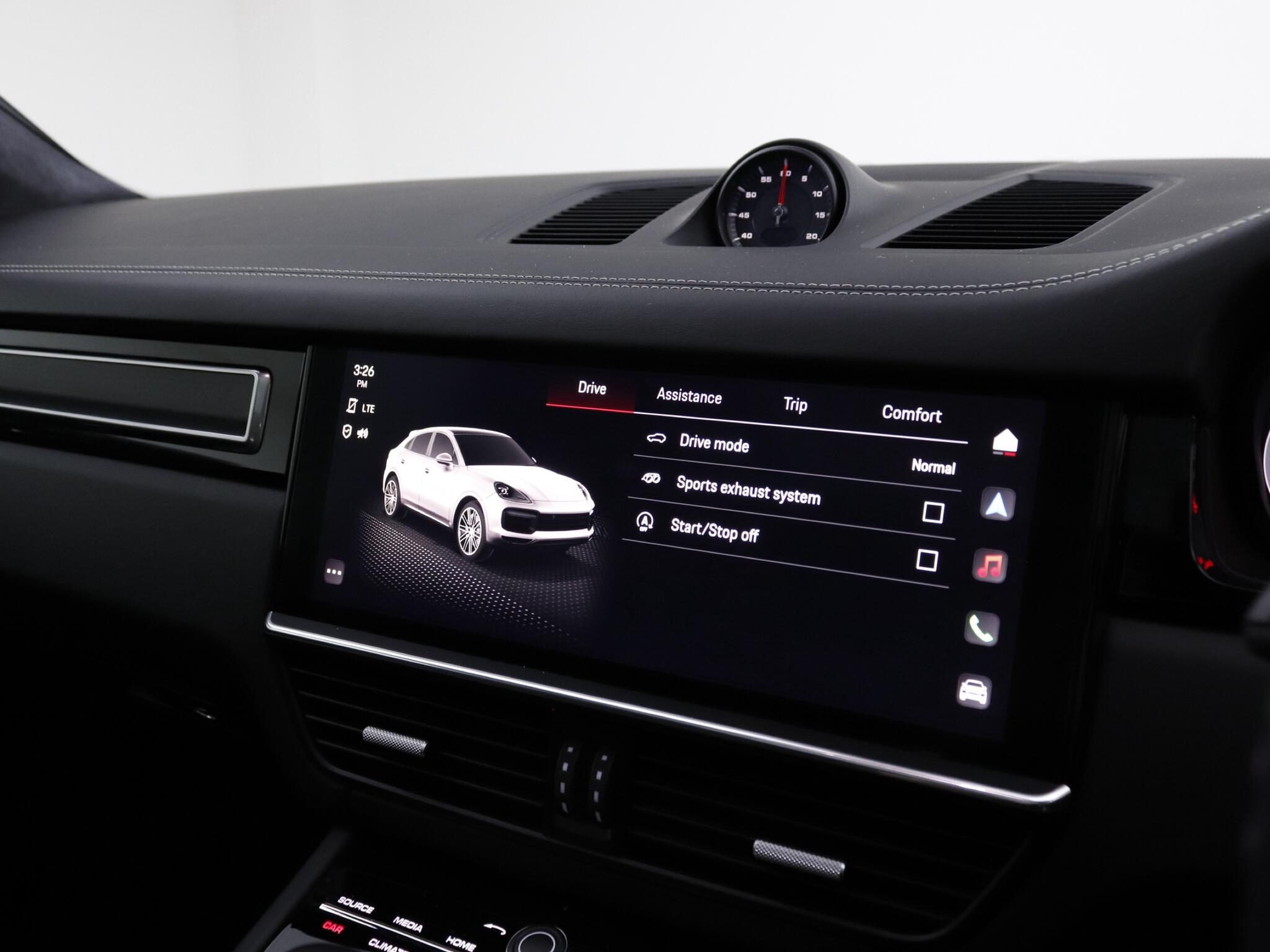 Porsche Cayenne view 32