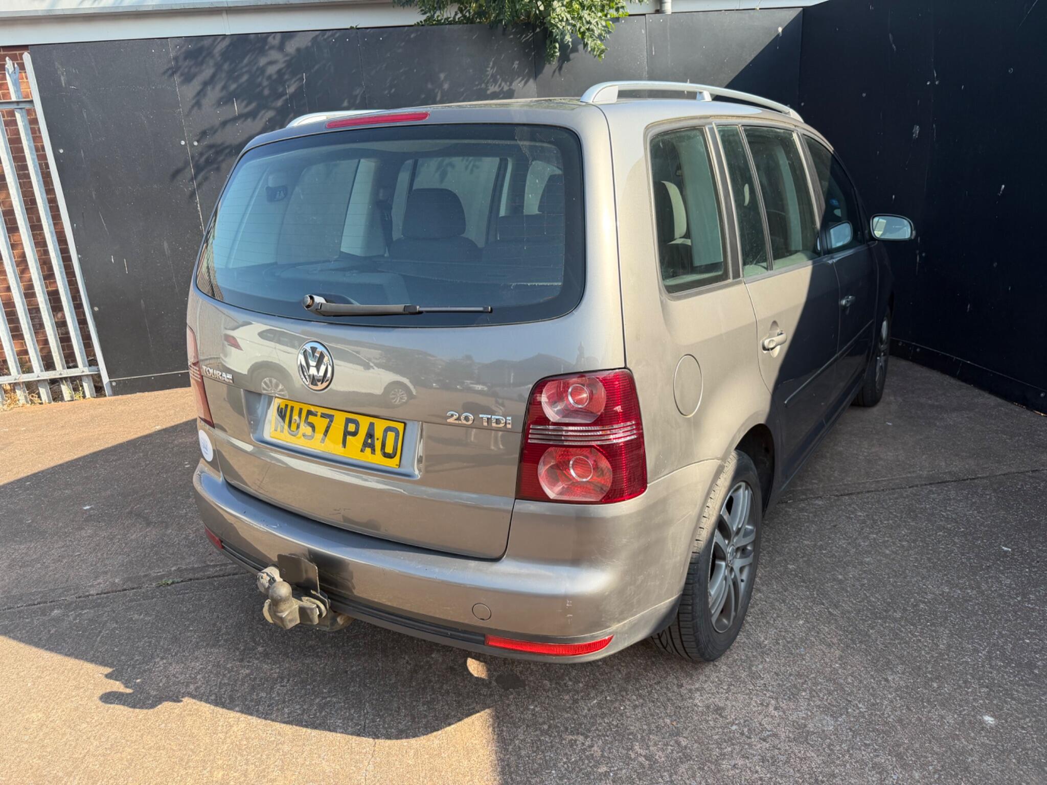 Volkswagen Touran view 11