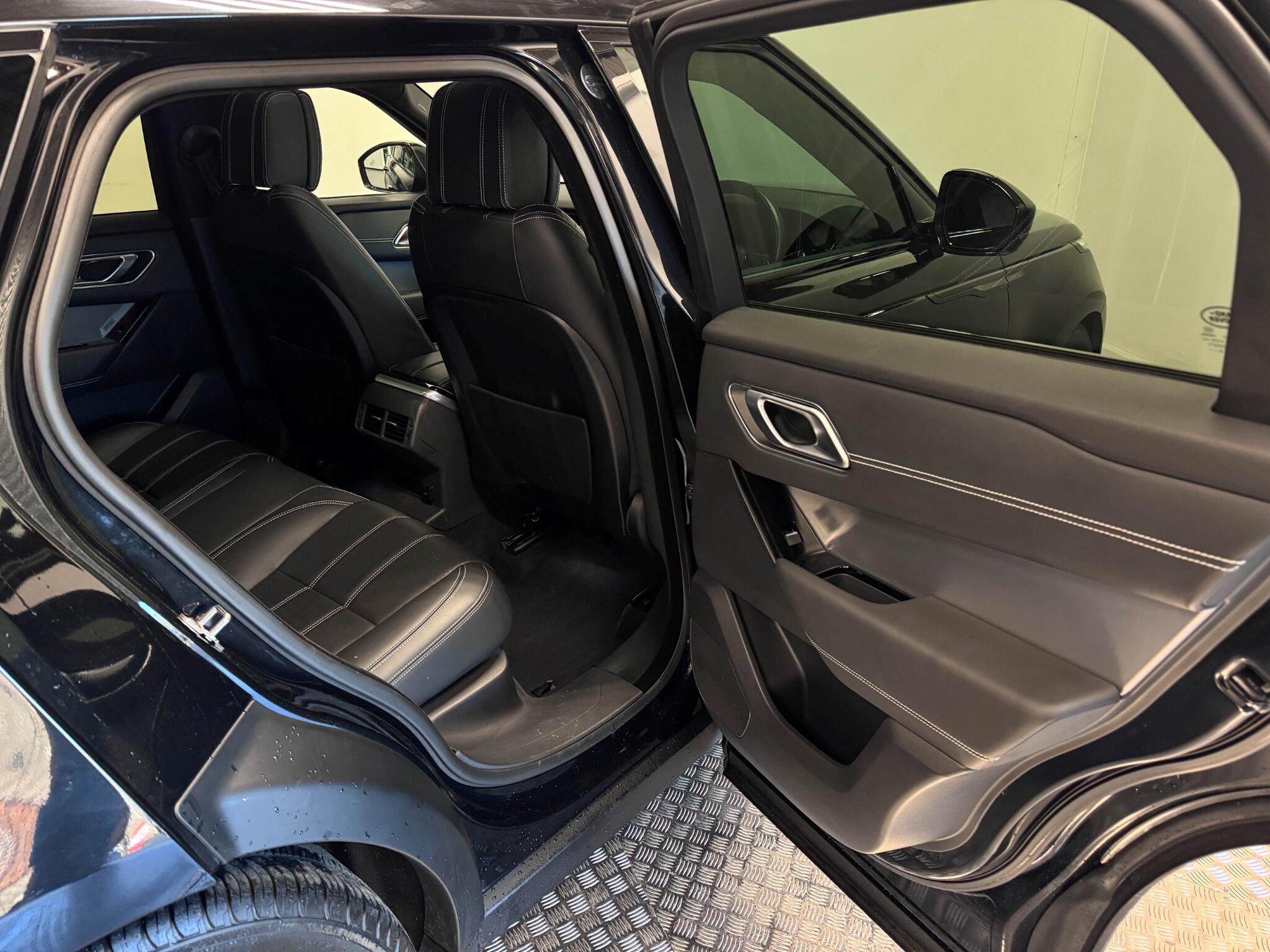 Land Rover Range Rover Velar view 24