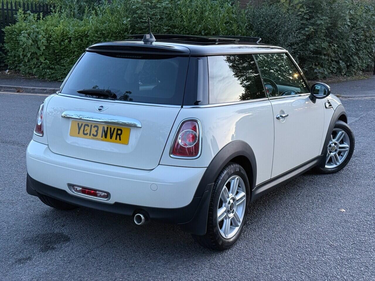 Mini Hatch view 7