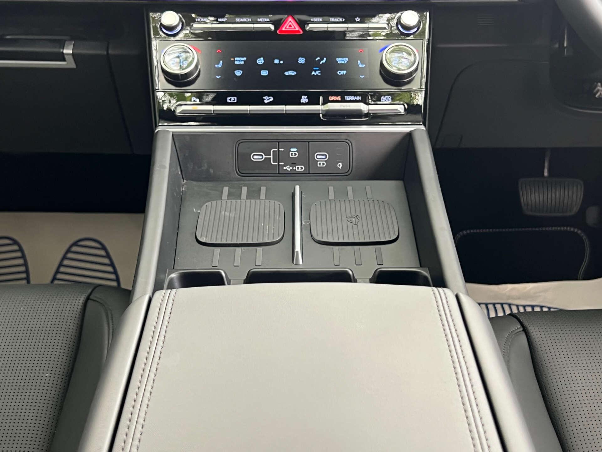 Hyundai Santa Fe view 45