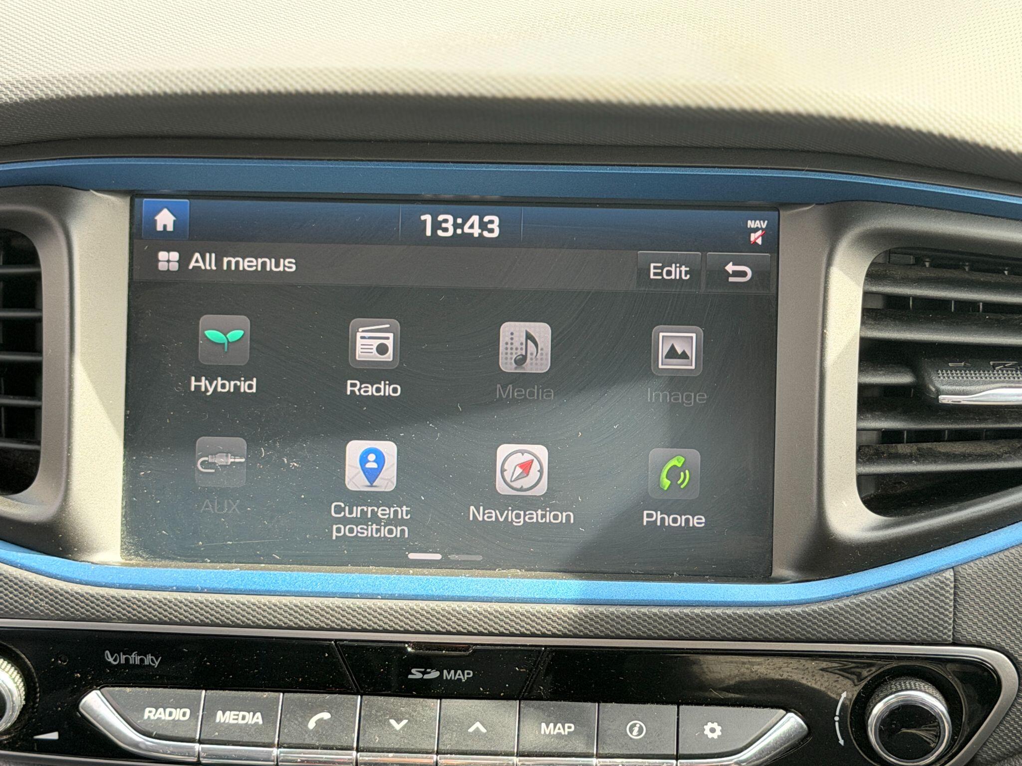 Hyundai Ioniq view 44