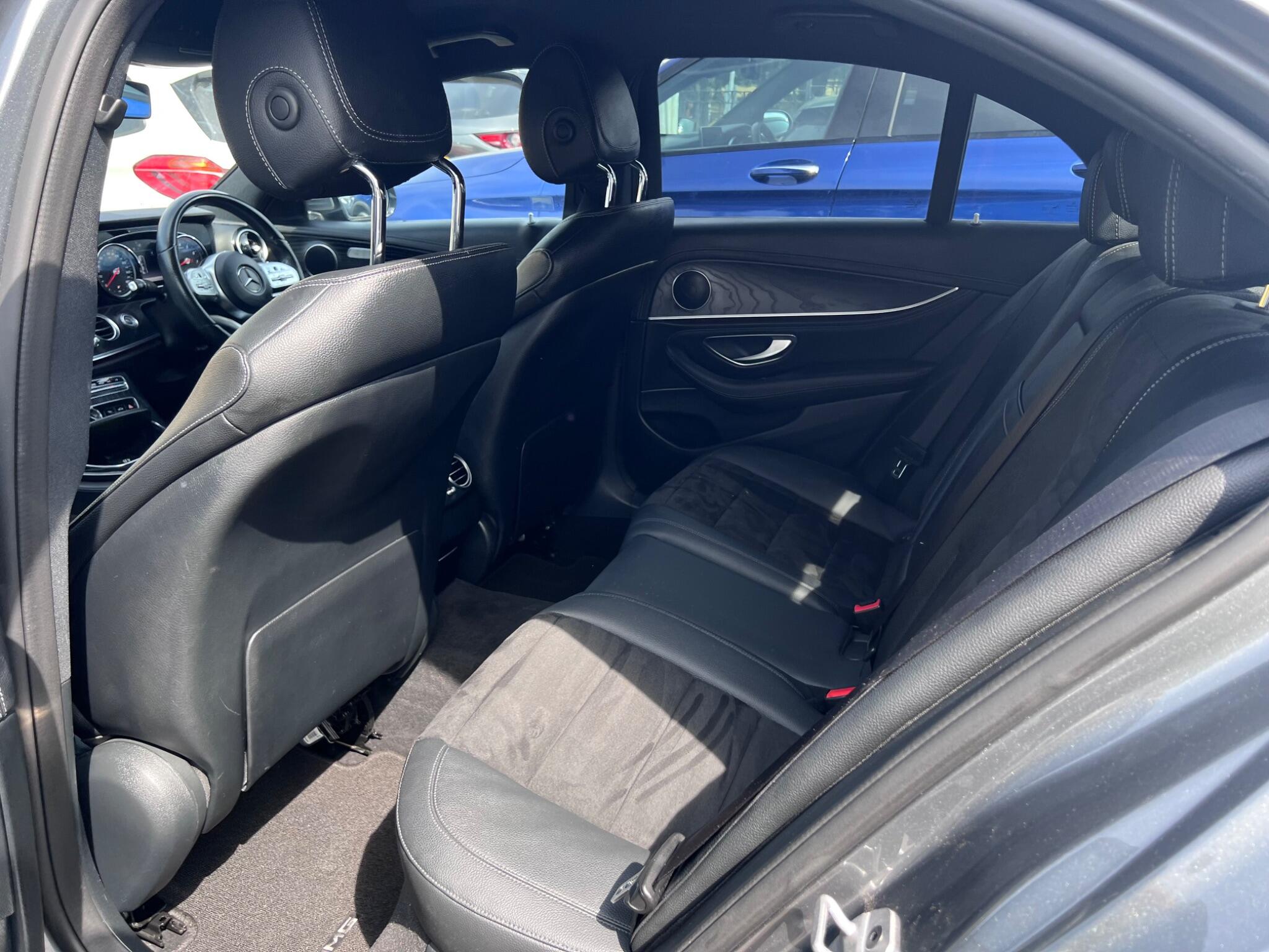 Mercedes-Benz E Class view 33