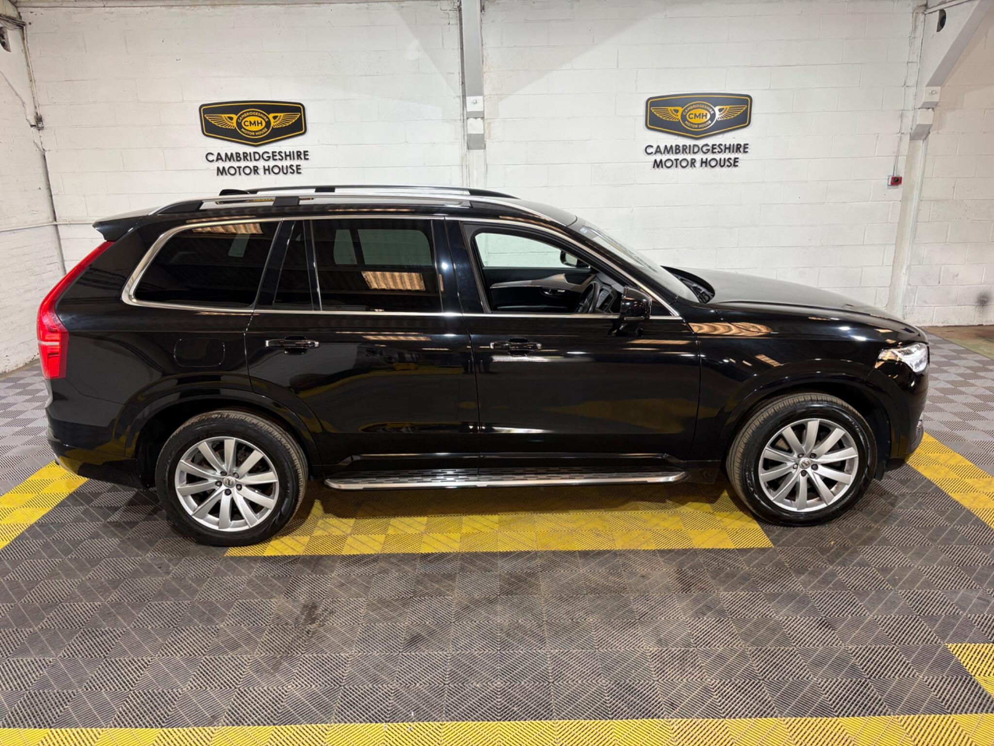 Volvo XC90 view 13