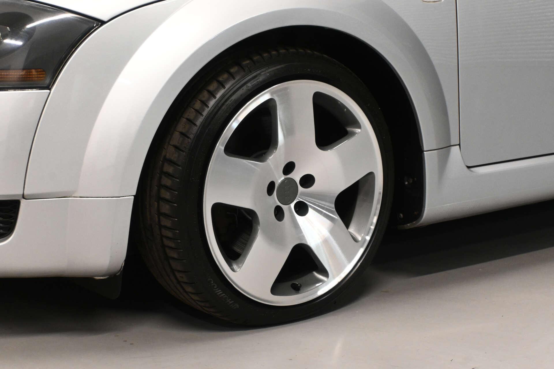 Audi TT view 54
