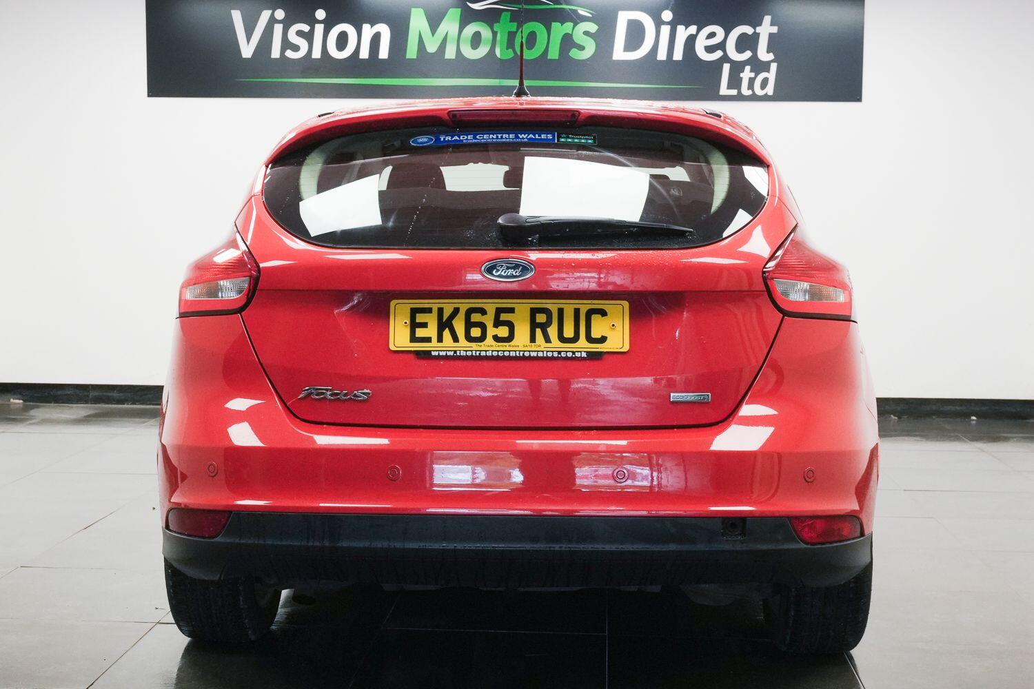 Ford Focus view 3