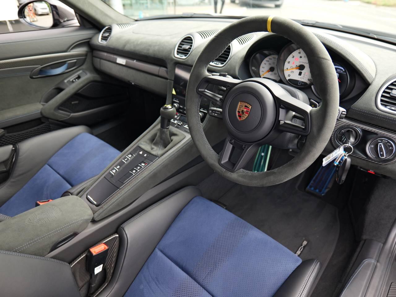 Porsche Cayman view 4