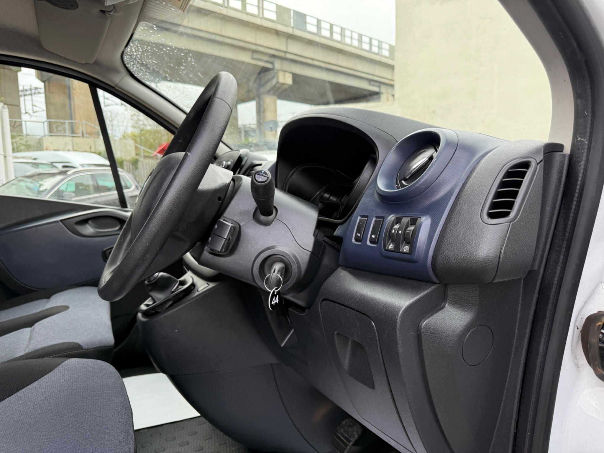 Vauxhall Vivaro - Image 47