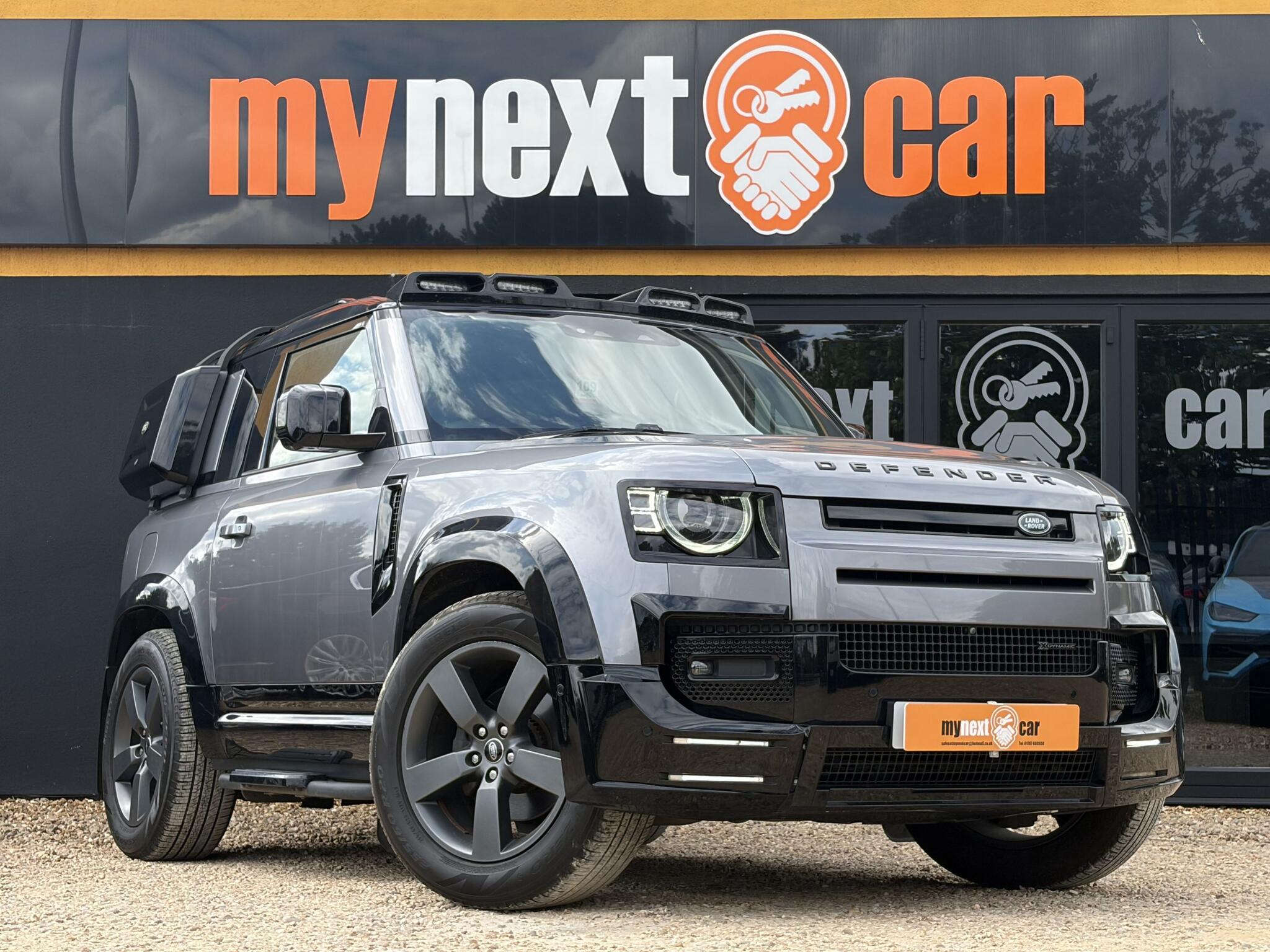 Land Rover Defender 90 main image