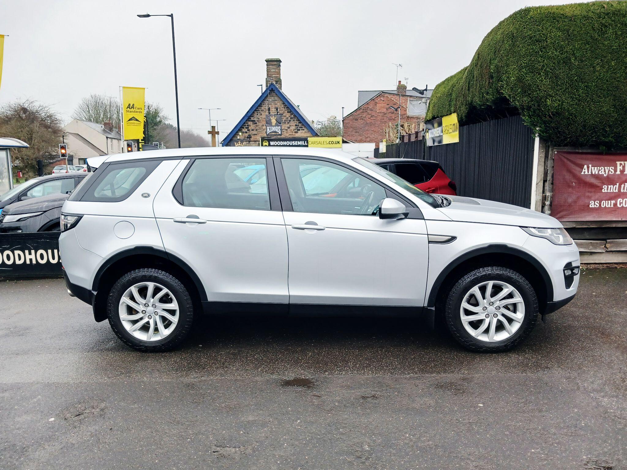 2018 Land Rover Discovery Sport 2.0 TD4 SE 4WD Euro 6 (s/s) 5dr • 100,000 miles image 3