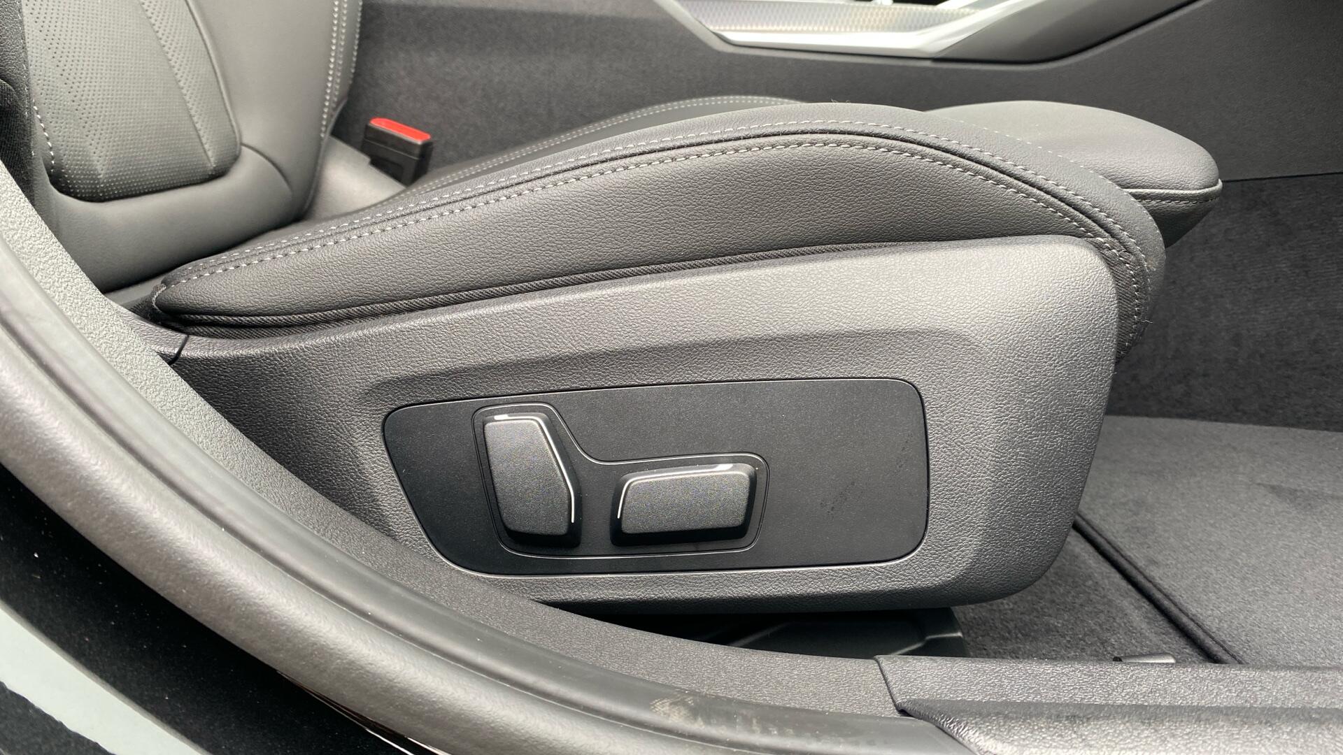 BMW 3 Series view 38