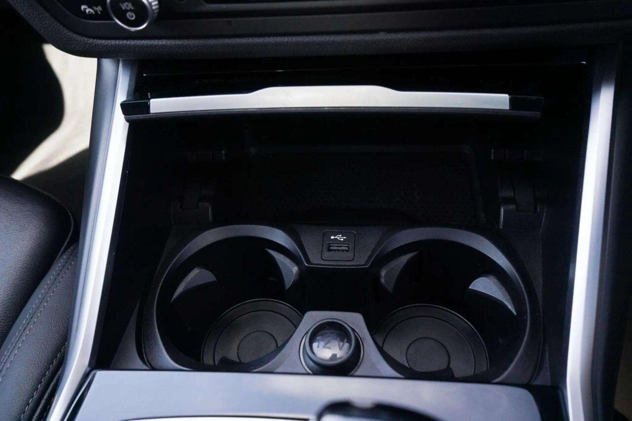 BMW 3 Series view 35
