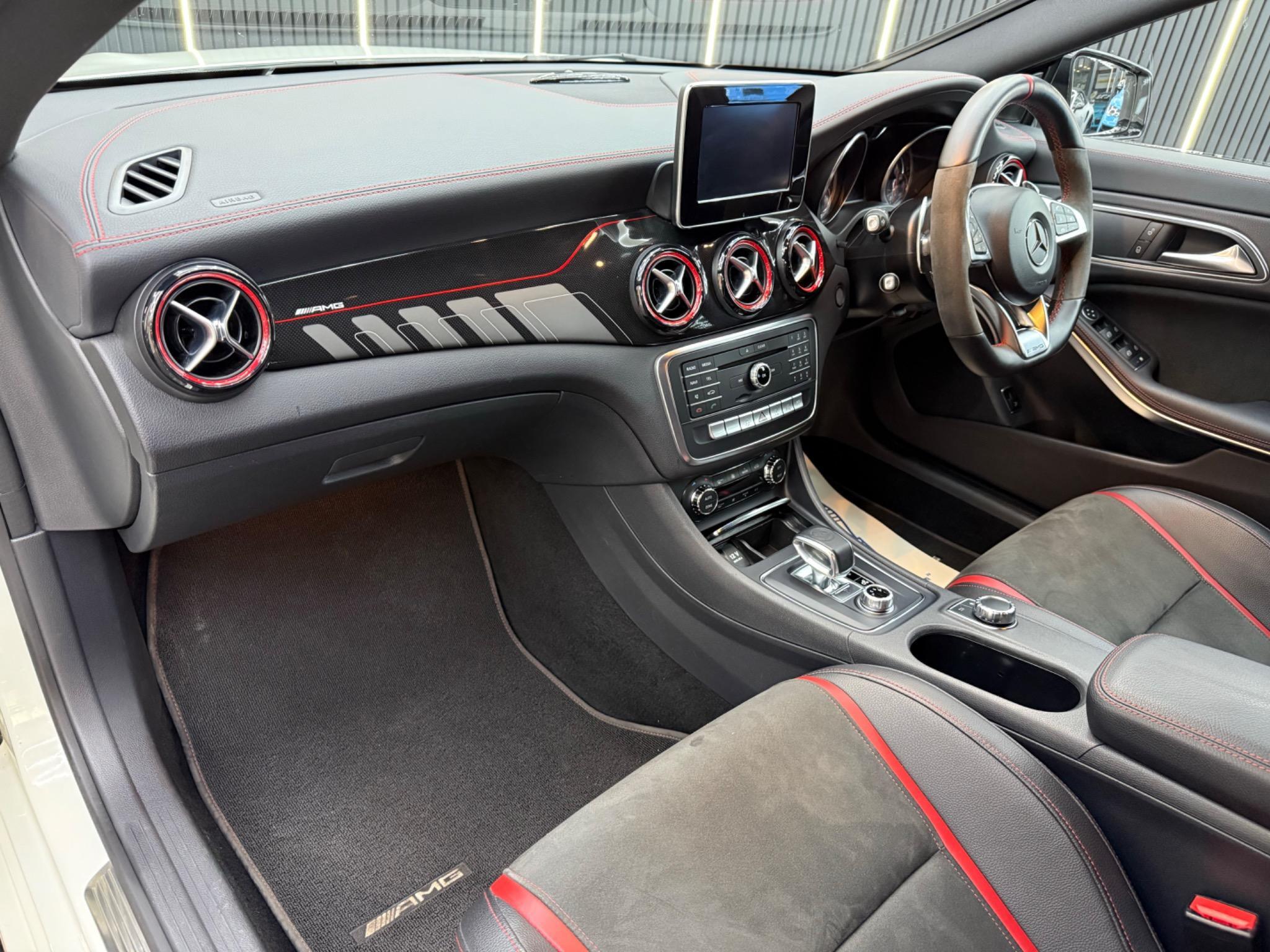 Mercedes-Benz Cla view 10