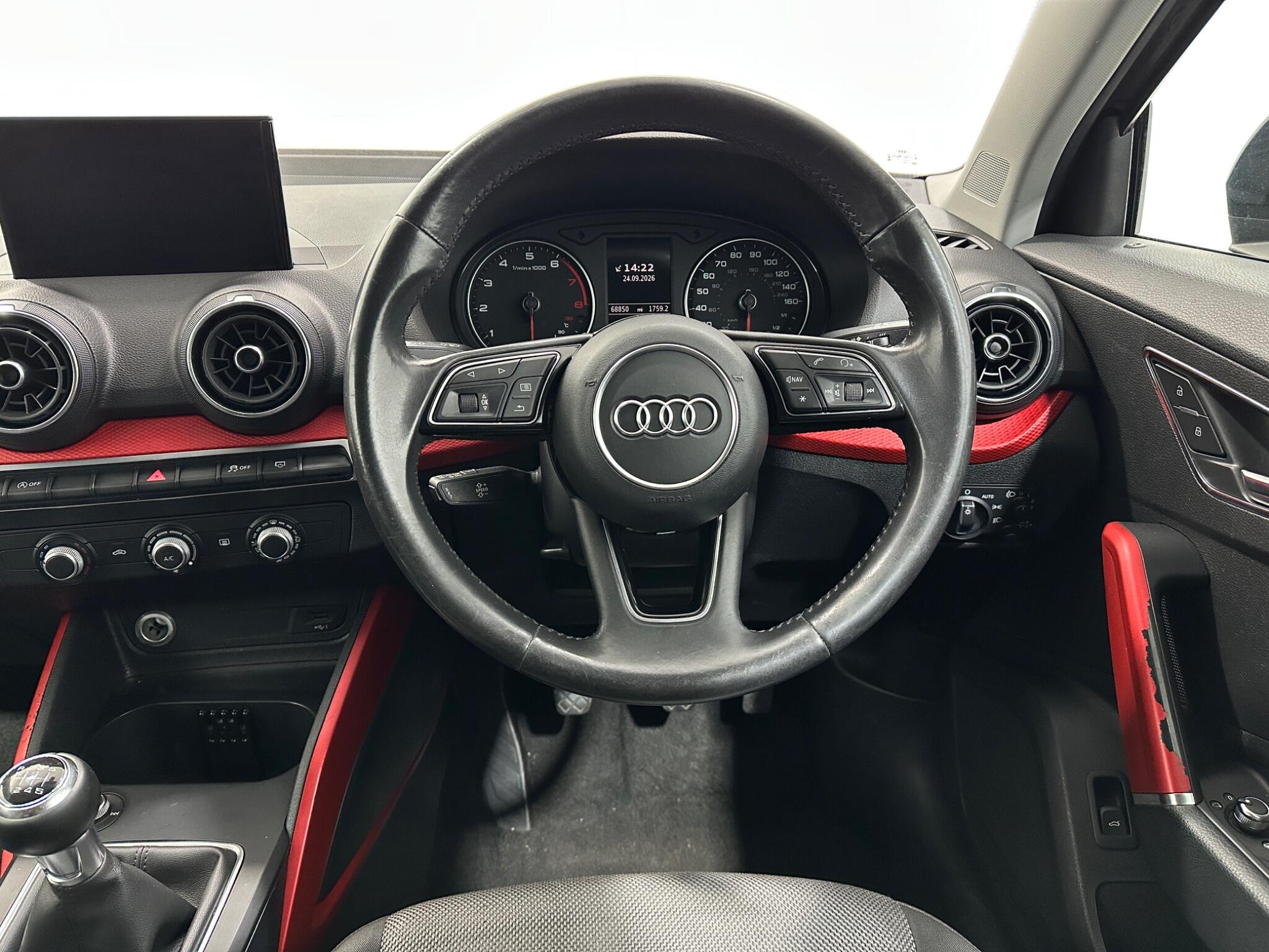 Audi Q2 view 13