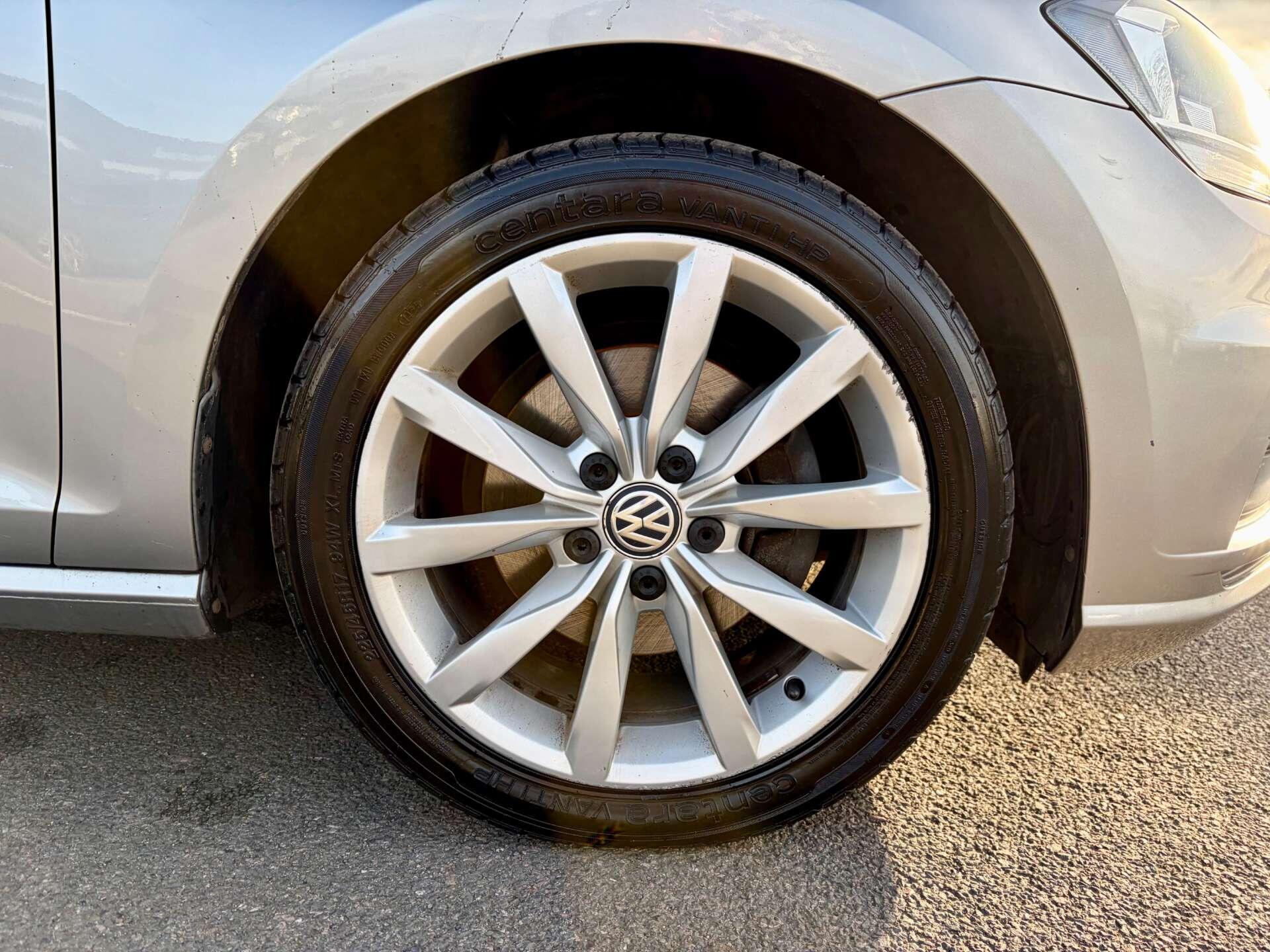 Volkswagen Golf view 12
