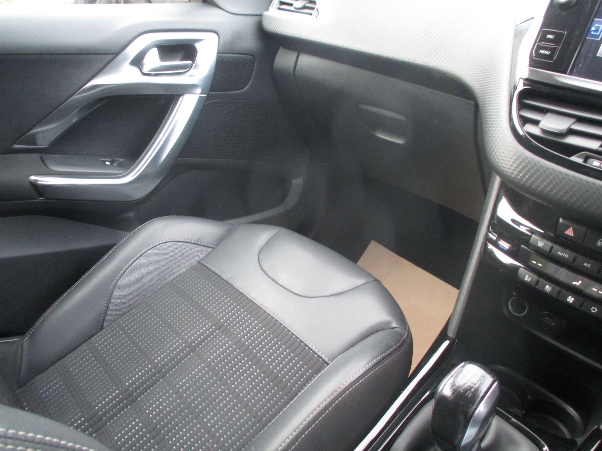Peugeot 2008 view 40
