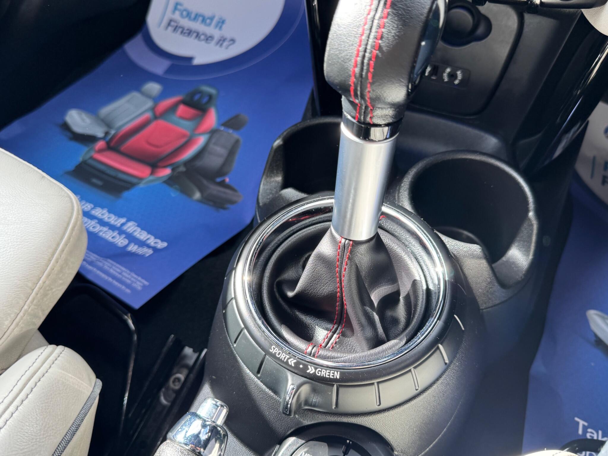 Mini Hatch view 23