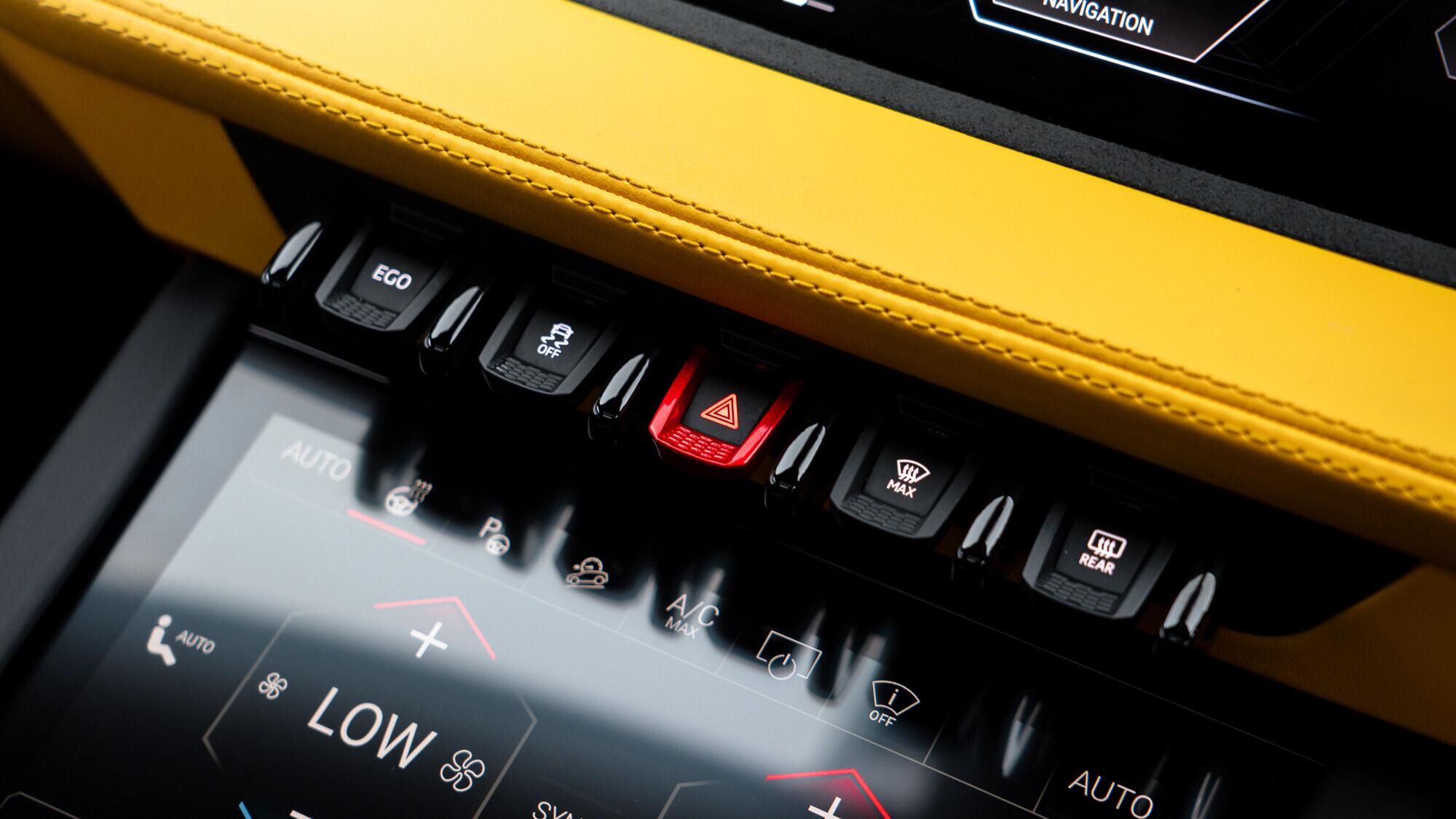 Lamborghini Urus view 50