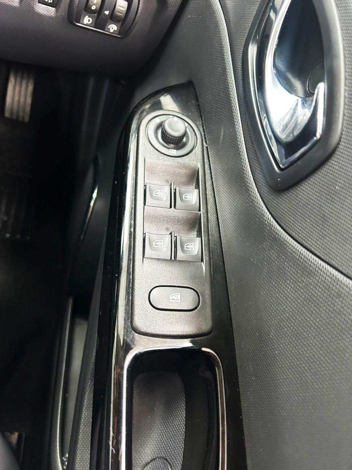 Renault Captur view 22