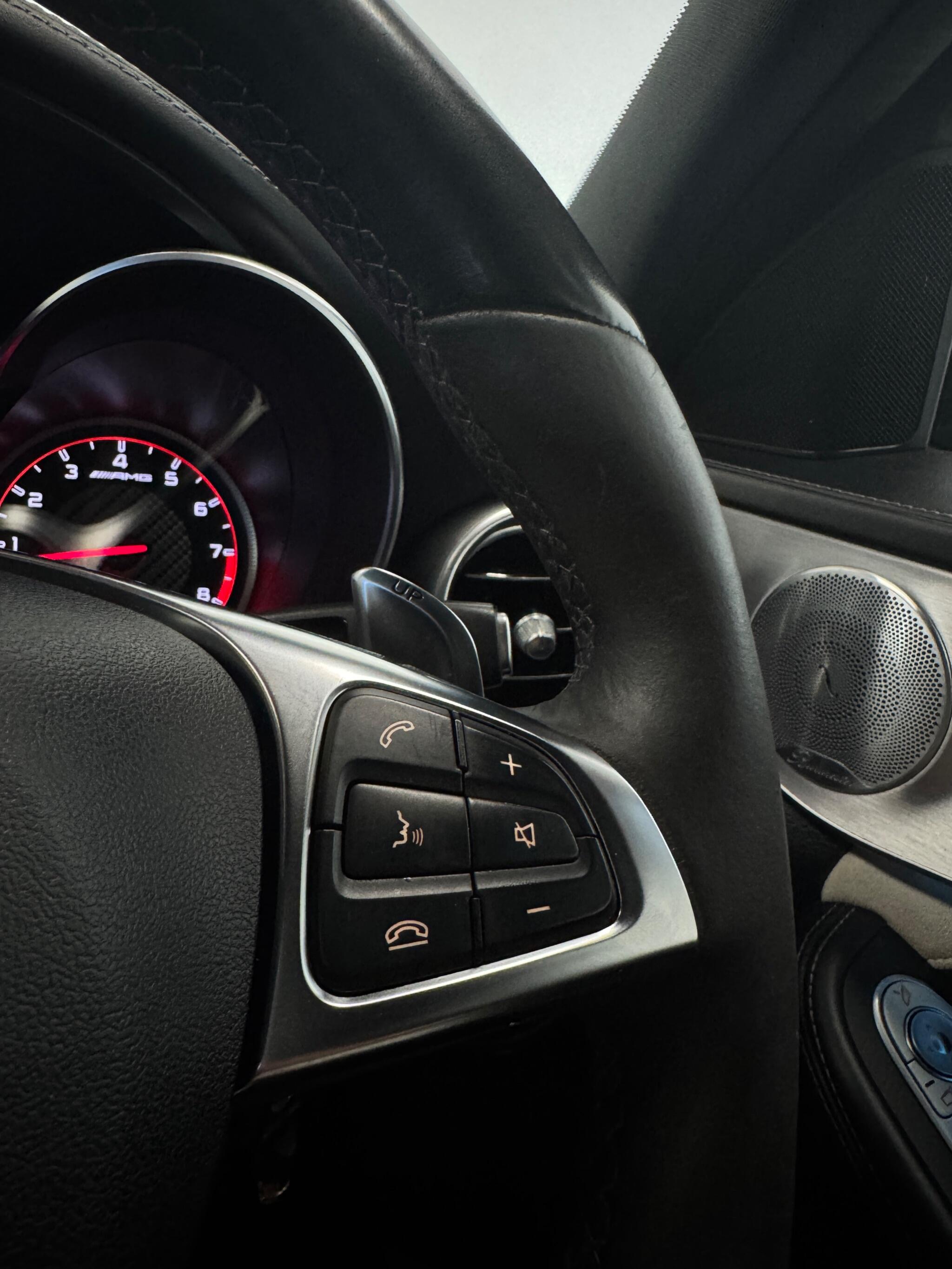 Mercedes-Benz C-Class view 29