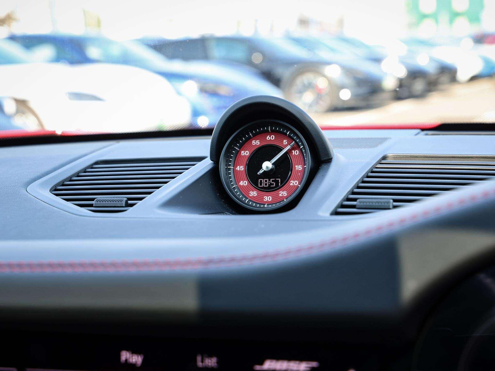 Porsche 911 view 28