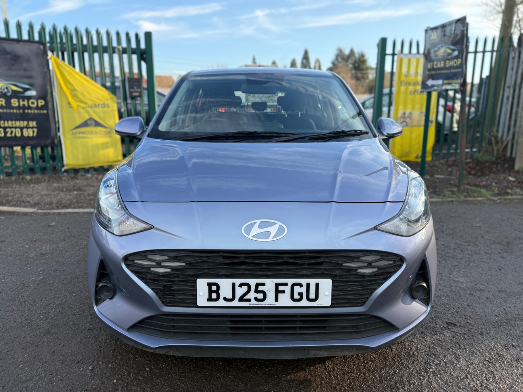 2025 Hyundai i10 1.0 Advance Auto Euro 6 (s/s) 5dr • 3,174 miles image 2