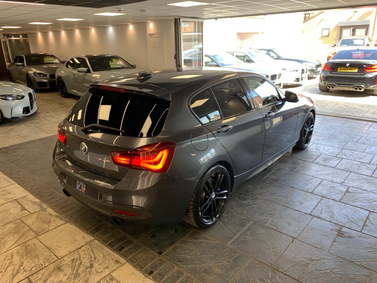 BMW 1 Series view 16