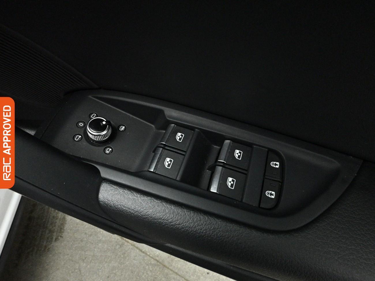 Audi Q5 view 30