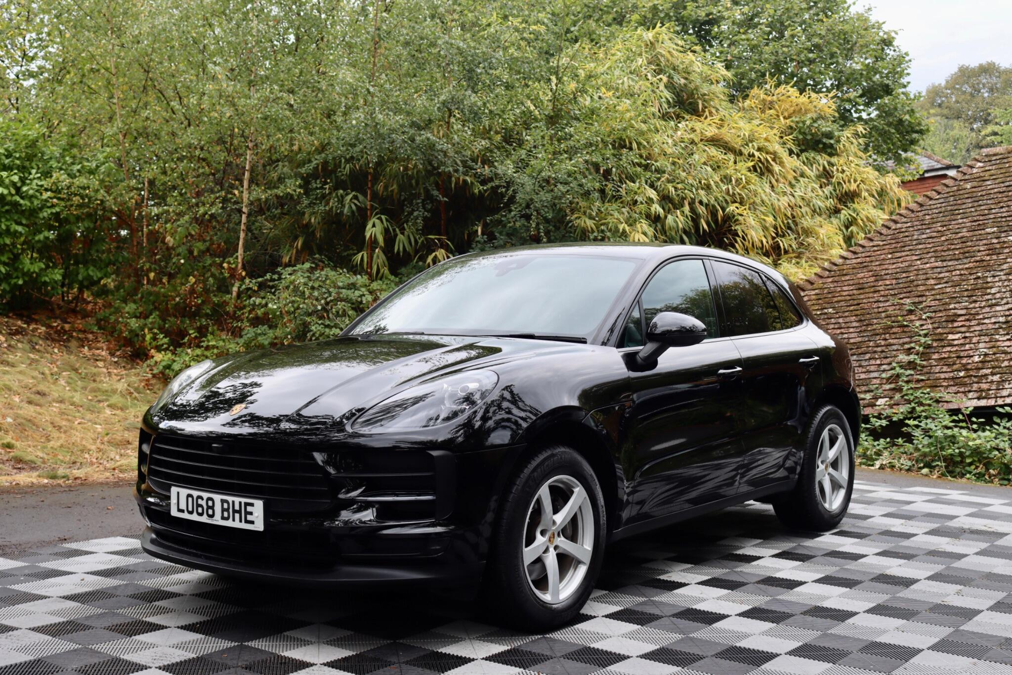Porsche Macan view 74