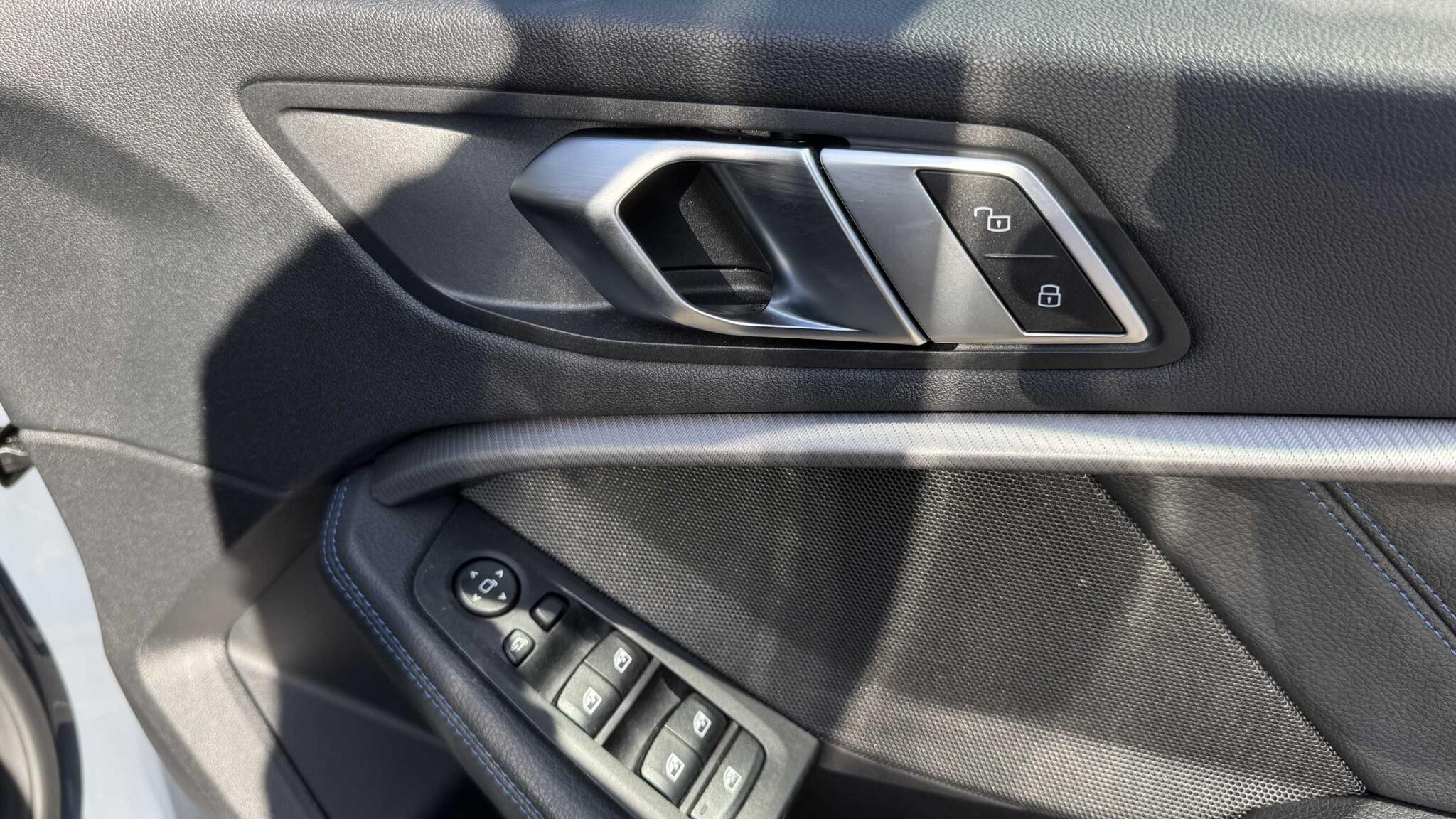 BMW 2 Series view 26
