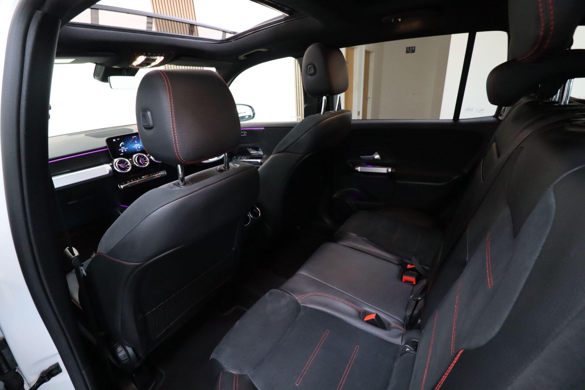 Mercedes-Benz GLB view 12