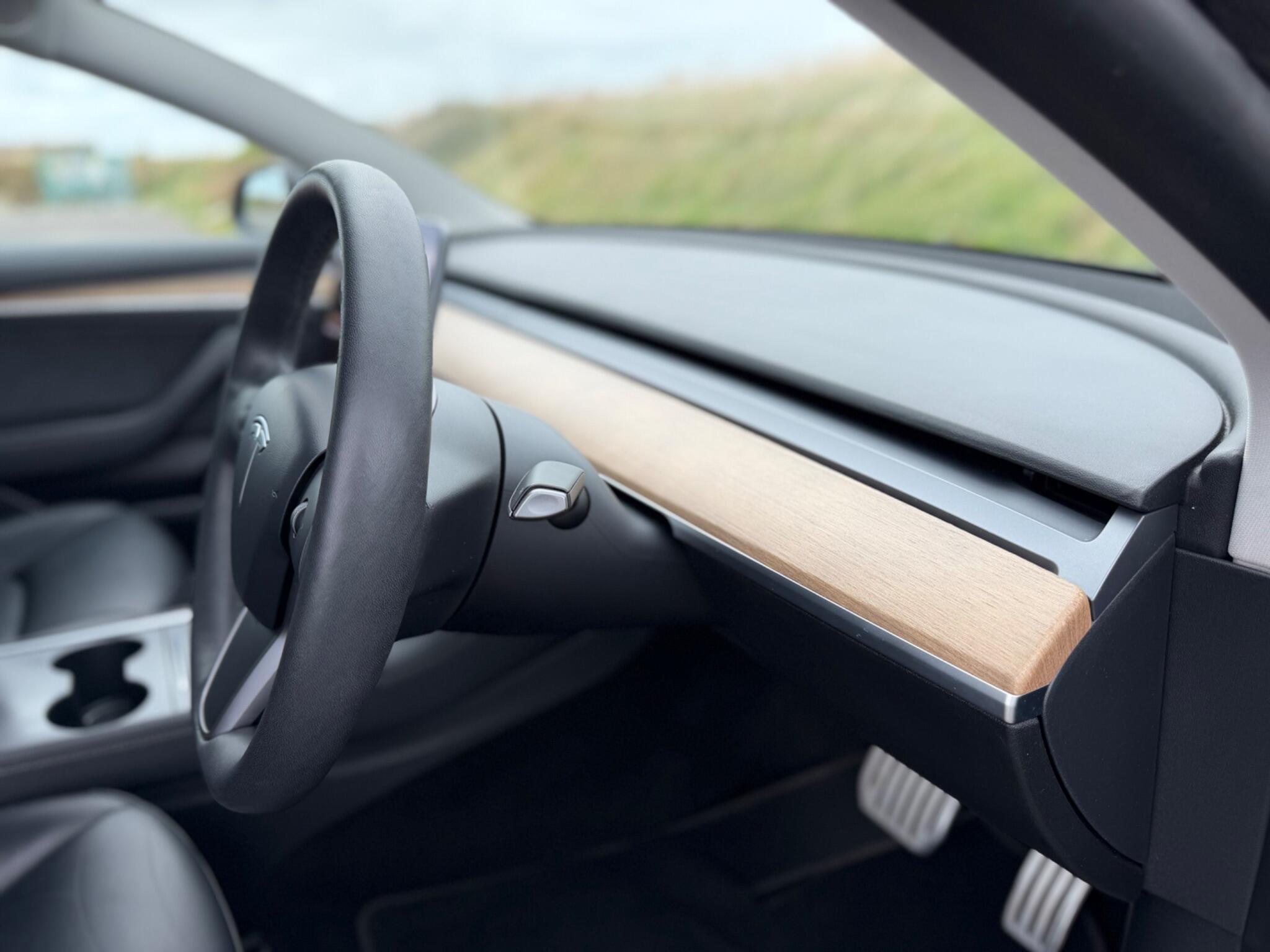 Tesla Model 3 view 8