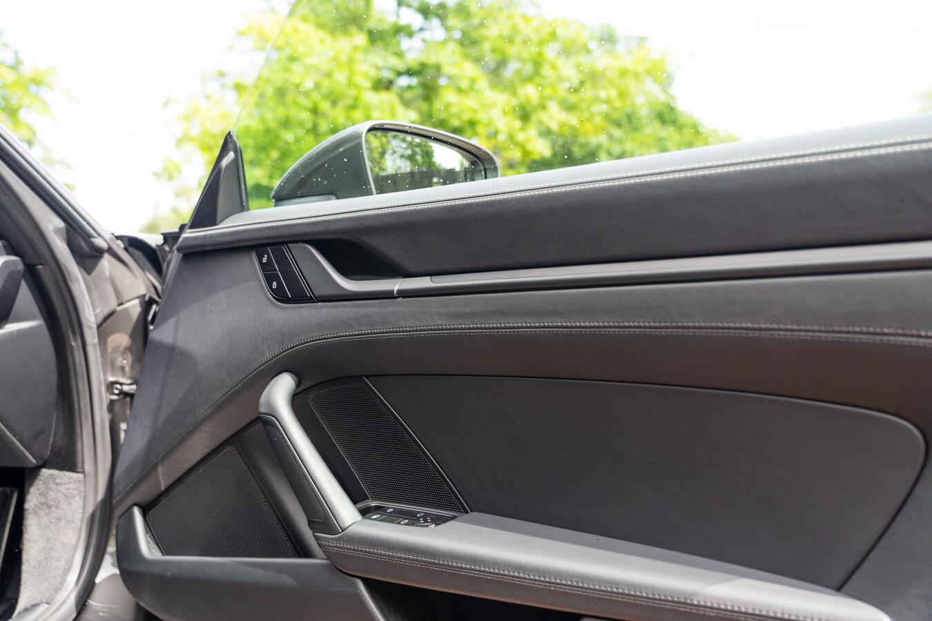 Porsche 911 view 45