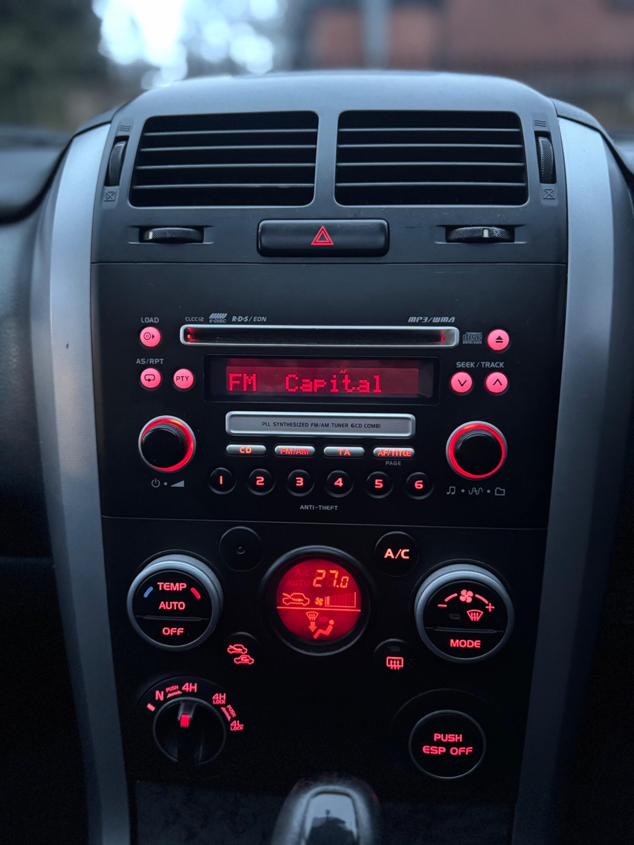 2010 Suzuki Grand Vitara 2.4 VVT SZ5 Auto 4WD Euro 4 5dr image 65