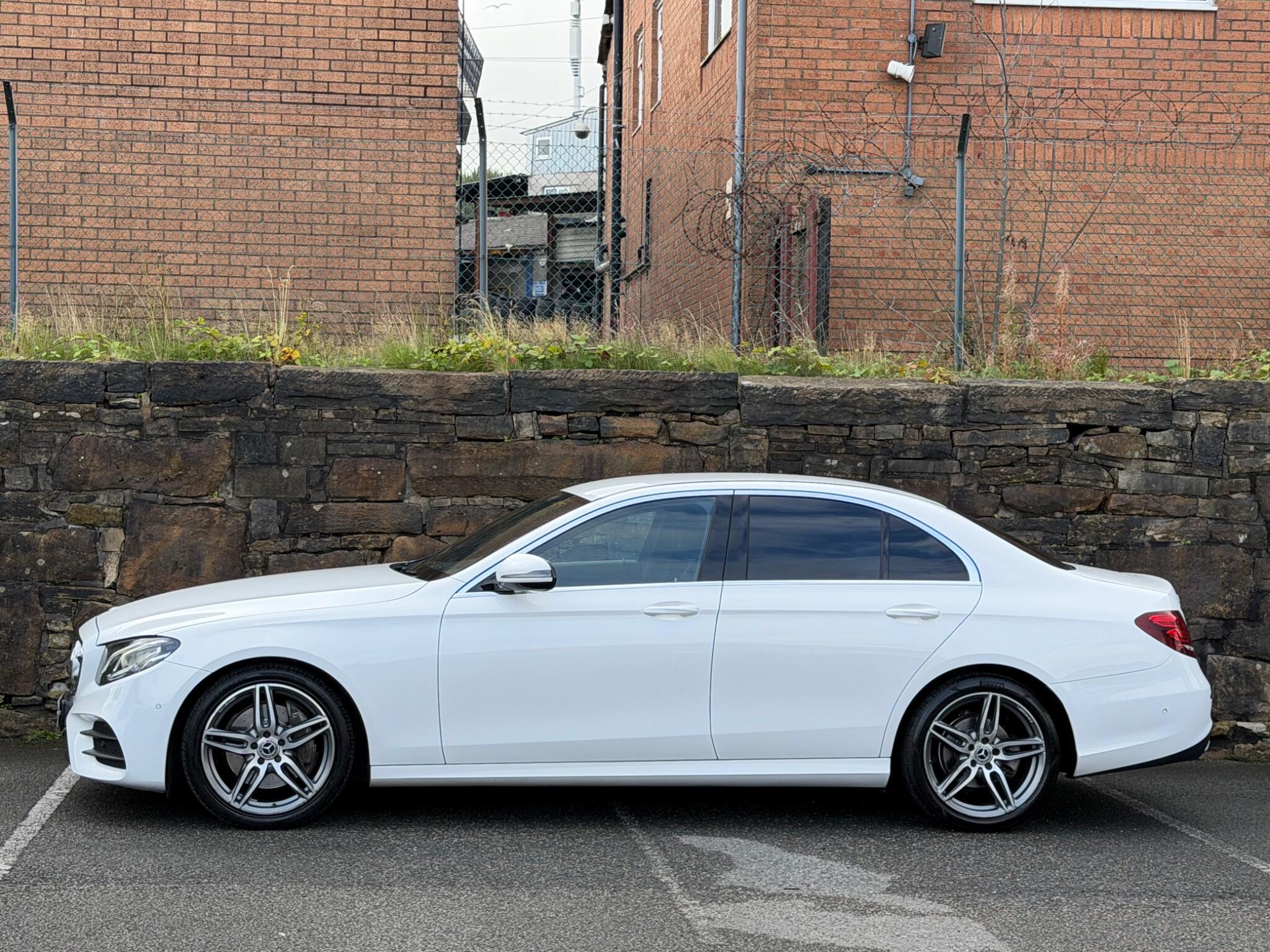 Mercedes-Benz E-Class view 4