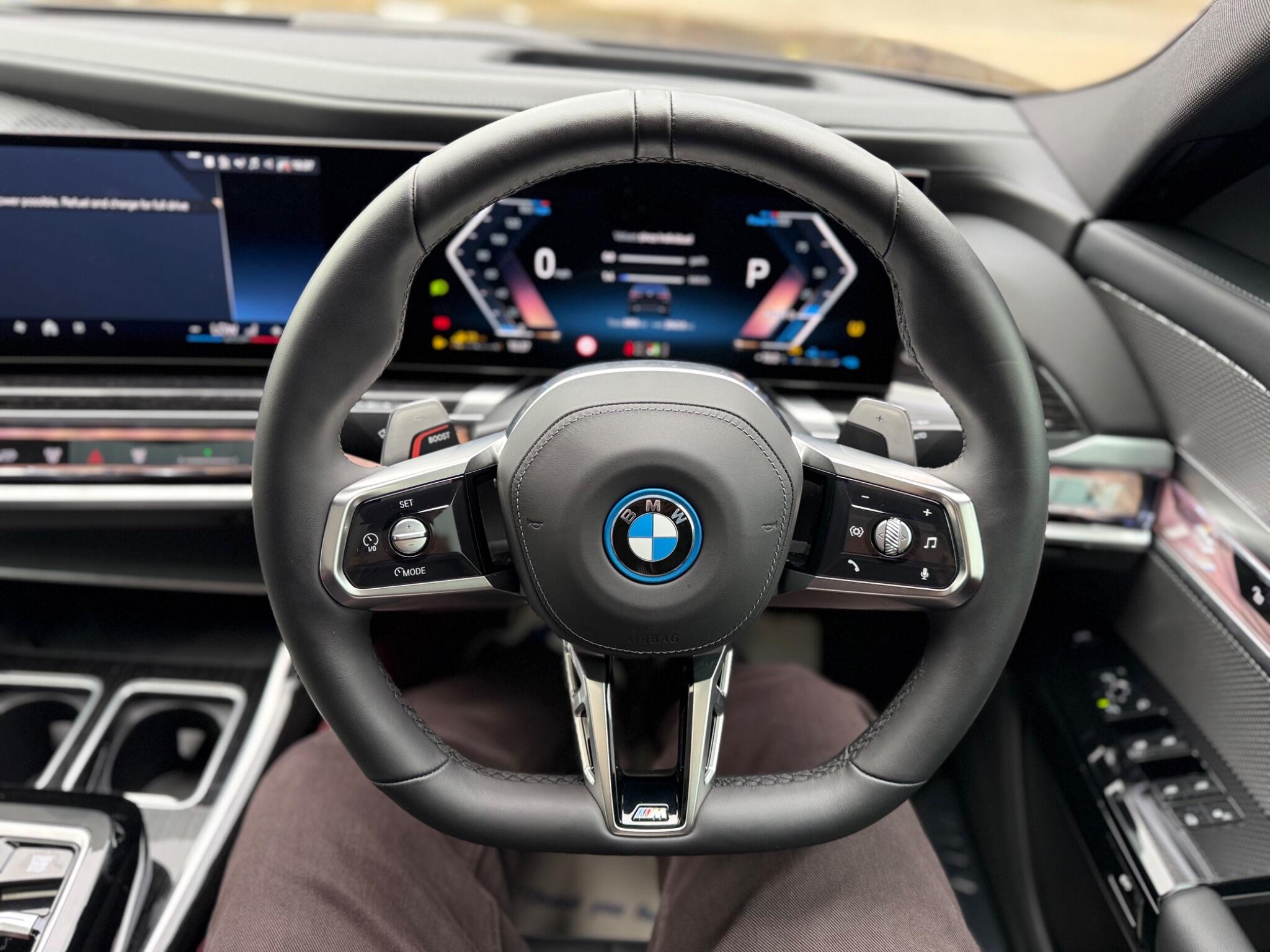 BMW 7 Series view 39